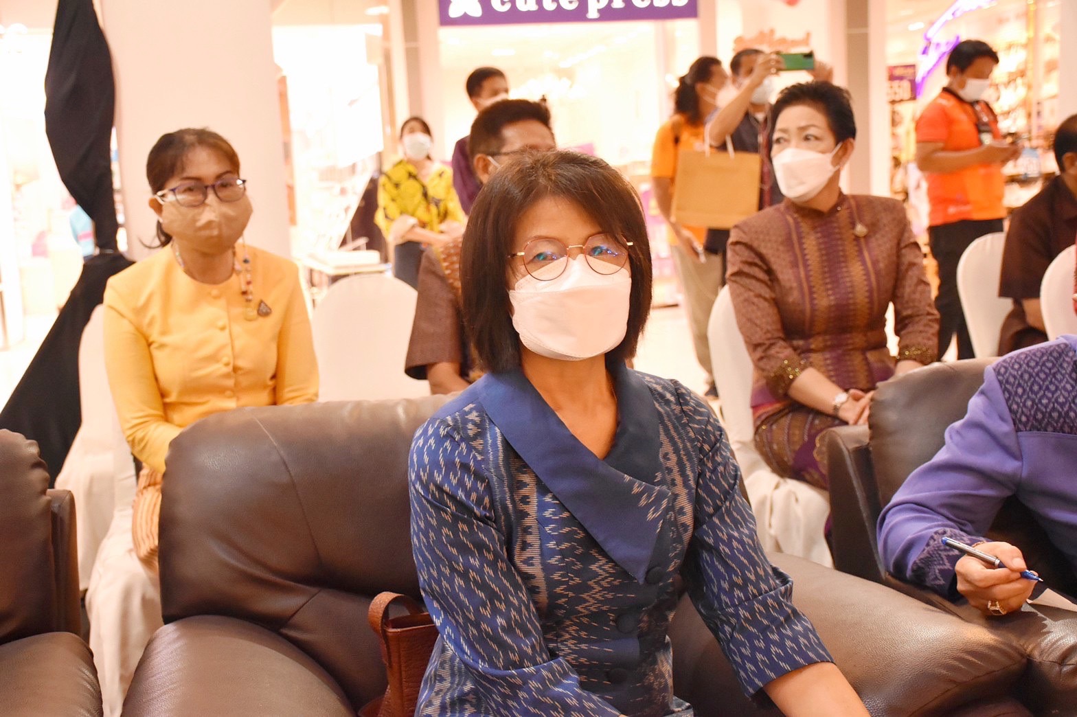 พช.จังหวัดมหาสารคามร่วมพิธีเปิดโครงการตามแผนปฏิบัติราชการประจำปีของกลุ่มจังหวัดภาคตะวันออกเฉียงเหนือตอนกลาง ประจำปีงบประมาณ พ.ศ.2564 โครงการยกระดับผลิตภัณฑ์ชุมชนให้ได้มาตรฐานกิจกรรมการจัดแสดงและจำหน่ายผลิตภัณฑ์ OTOP งาน”มหาสารคาม ร้อยแก่นสารสินธุ์ ดินแดนแห่งความสุข”