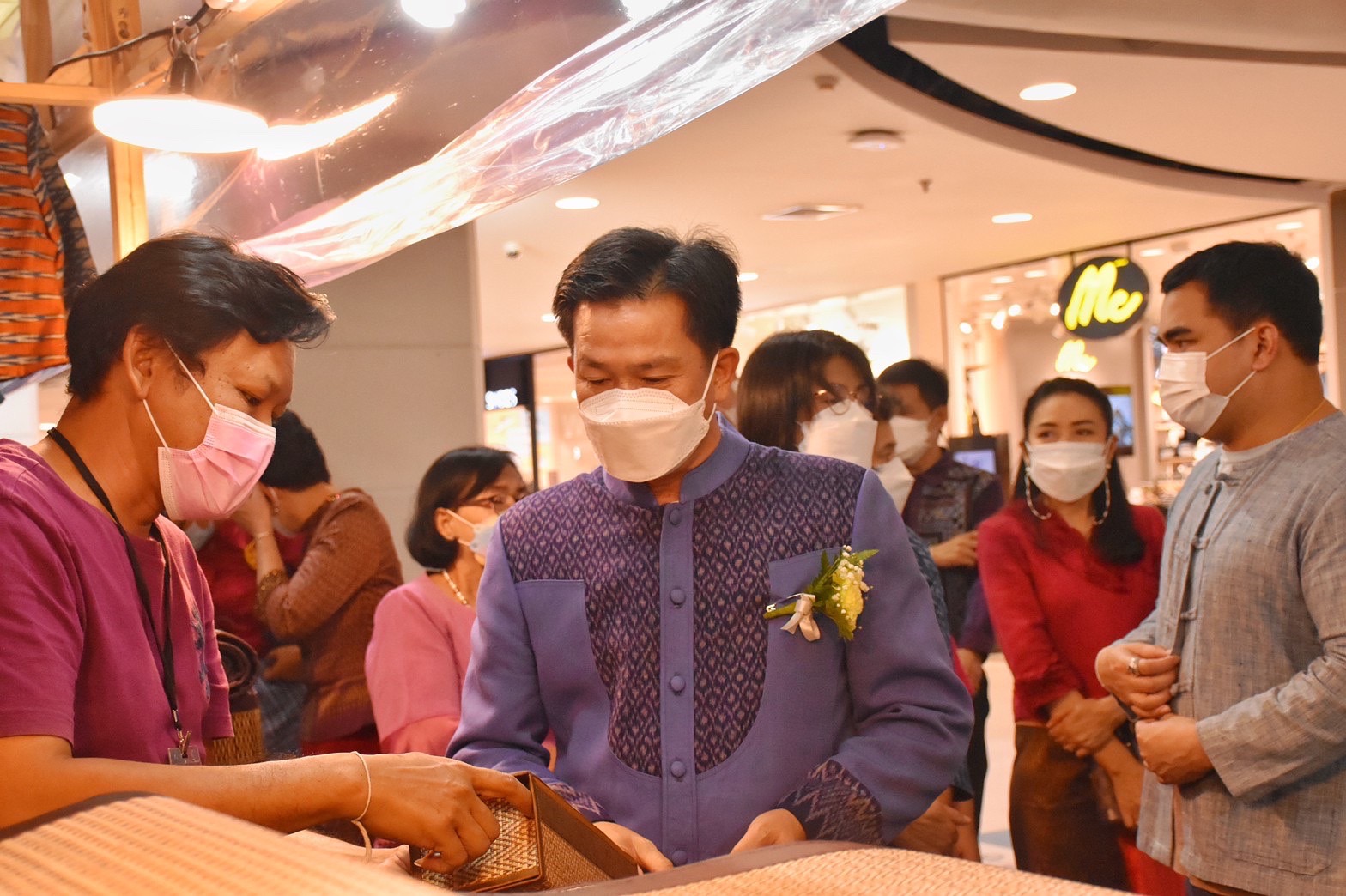 พช.จังหวัดมหาสารคามร่วมพิธีเปิดโครงการตามแผนปฏิบัติราชการประจำปีของกลุ่มจังหวัดภาคตะวันออกเฉียงเหนือตอนกลาง ประจำปีงบประมาณ พ.ศ.2564 โครงการยกระดับผลิตภัณฑ์ชุมชนให้ได้มาตรฐานกิจกรรมการจัดแสดงและจำหน่ายผลิตภัณฑ์ OTOP งาน”มหาสารคาม ร้อยแก่นสารสินธุ์ ดินแดนแห่งความสุข”