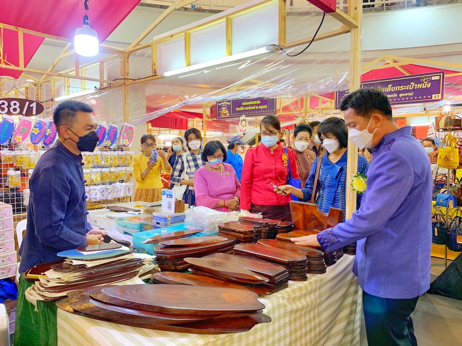 พช.จังหวัดมหาสารคามร่วมพิธีเปิดโครงการตามแผนปฏิบัติราชการประจำปีของกลุ่มจังหวัดภาคตะวันออกเฉียงเหนือตอนกลาง ประจำปีงบประมาณ พ.ศ.2564 โครงการยกระดับผลิตภัณฑ์ชุมชนให้ได้มาตรฐานกิจกรรมการจัดแสดงและจำหน่ายผลิตภัณฑ์ OTOP งาน”มหาสารคาม ร้อยแก่นสารสินธุ์ ดินแดนแห่งความสุข”