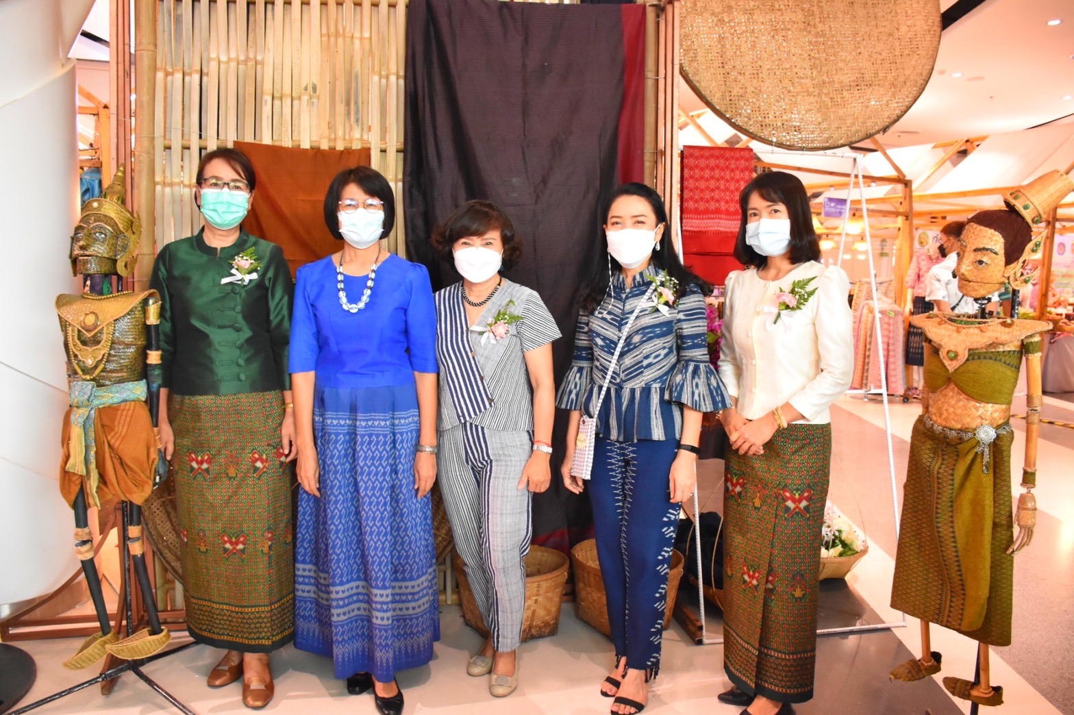 พช. มหาสารคาม จัดงานแสดงและจำหน่ายสินค้า OTOP จังหวัดมหาสารคาม
