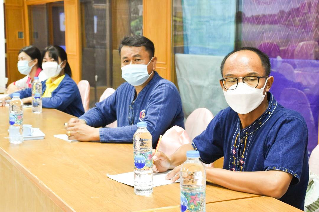 พช.มหาสารคาม เข้าร่วมประชุมชี้แจงสร้างความเข้าใจ โครงการพัฒนาพื้นที่ต้นแบบการพัฒนาคุณภาพชีวิตตามหลักทฤษฎีใหม่ ประยุกต์สู่ “โคก หนอง นา โมเดล” ผ่านระบบ Zoom Cloud Meeting