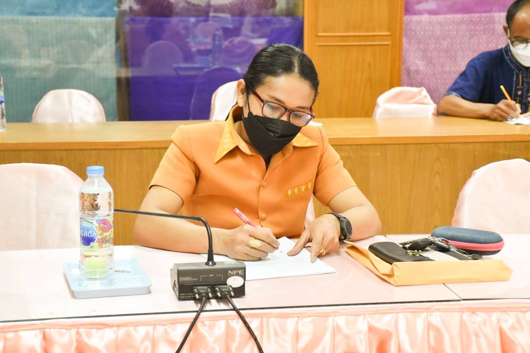 พช.มหาสารคาม เข้าร่วมประชุมชี้แจงสร้างความเข้าใจ โครงการพัฒนาพื้นที่ต้นแบบการพัฒนาคุณภาพชีวิตตามหลักทฤษฎีใหม่ ประยุกต์สู่ “โคก หนอง นา โมเดล” ผ่านระบบ Zoom Cloud Meeting