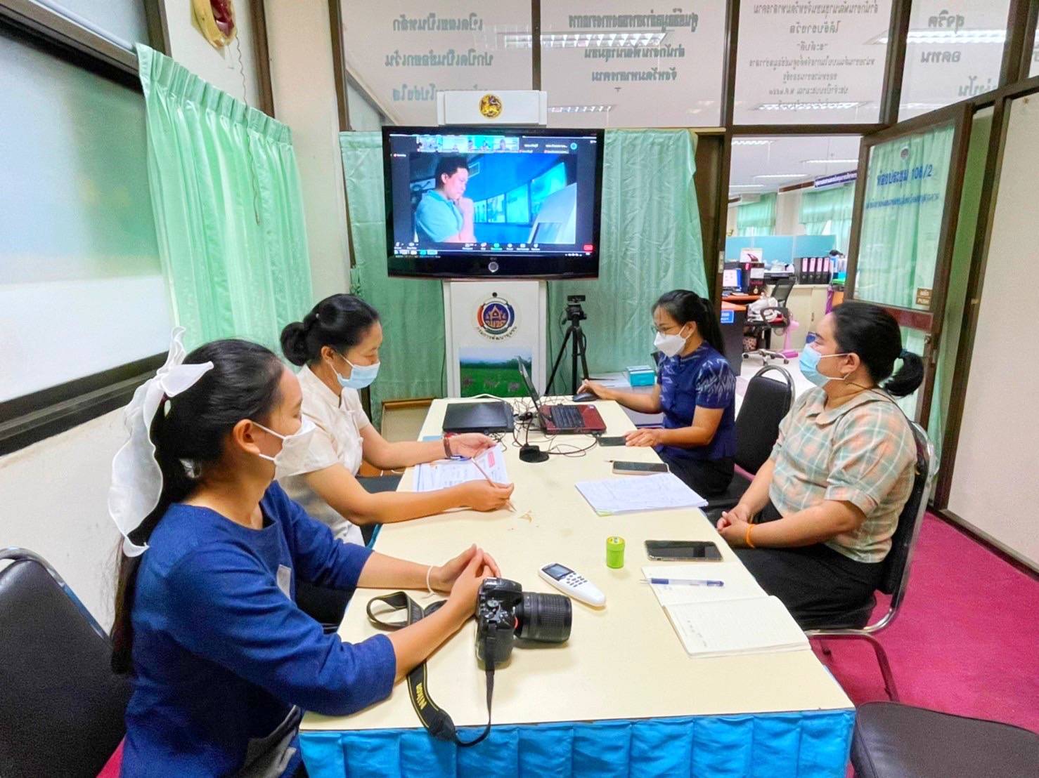 พช.มหาสารคาม ร่วมอบรมระยะสั้น หลักสูตร“การใช้แผนที่/เครื่องมือภูมิสารสนเทศ เพื่อการสำรวจและจัดทำข้อมูลกายภาพเศรษฐกิจ สังคม และสิ่งแวดล้อม” ตามโครงการพัฒนาพื้นที่ต้นแบบการพัฒนาคุณภาพชีวิตตามหลัก ทฤษฎีใหม่ ประยุกต์สู่ โคก หนอง นา โมเดล