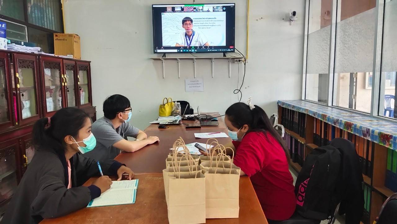 พช.มหาสารคาม ร่วมอบรมหลักสูตรระยะสั้น “การใช้แผนที่ เครื่องมือภูมิสารสนเทศ เพื่อการสำรวจและจัดทำข้อมูลกายภาพเศรษฐกิจ สังคม และสิ่งแวดล้อม” ตามโครงการพัฒนาพื้นที่ต้นแบบการพัฒนาคุณภาพชีวิตตามหลัก ทฤษฎีใหม่ ประยุกต์สู่ โคก หนอง นา โมเดล
