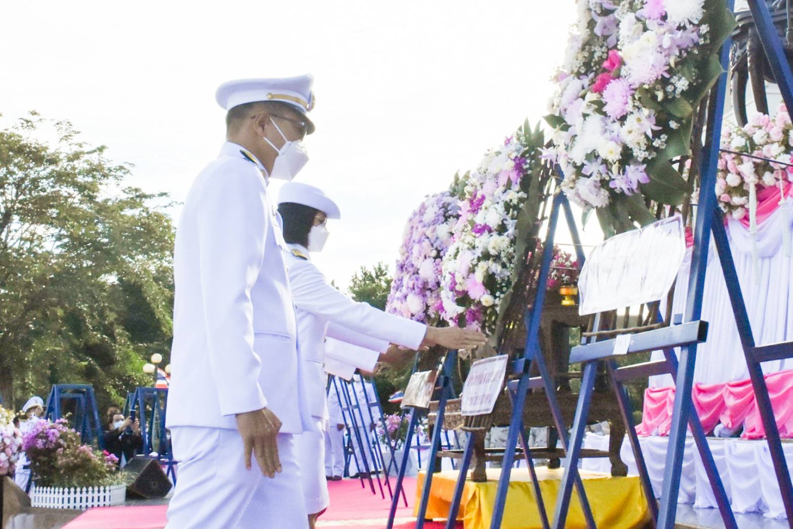พช.มหาสารคาม ร่วมพิธีวางพวงมาลา “วันปิยมหาราช” น้อมรำลึกวันคล้ายวันสวรรคต “พระบาทสมเด็จพระจุลจอมเกล้าเจ้าอยู่หัว”
