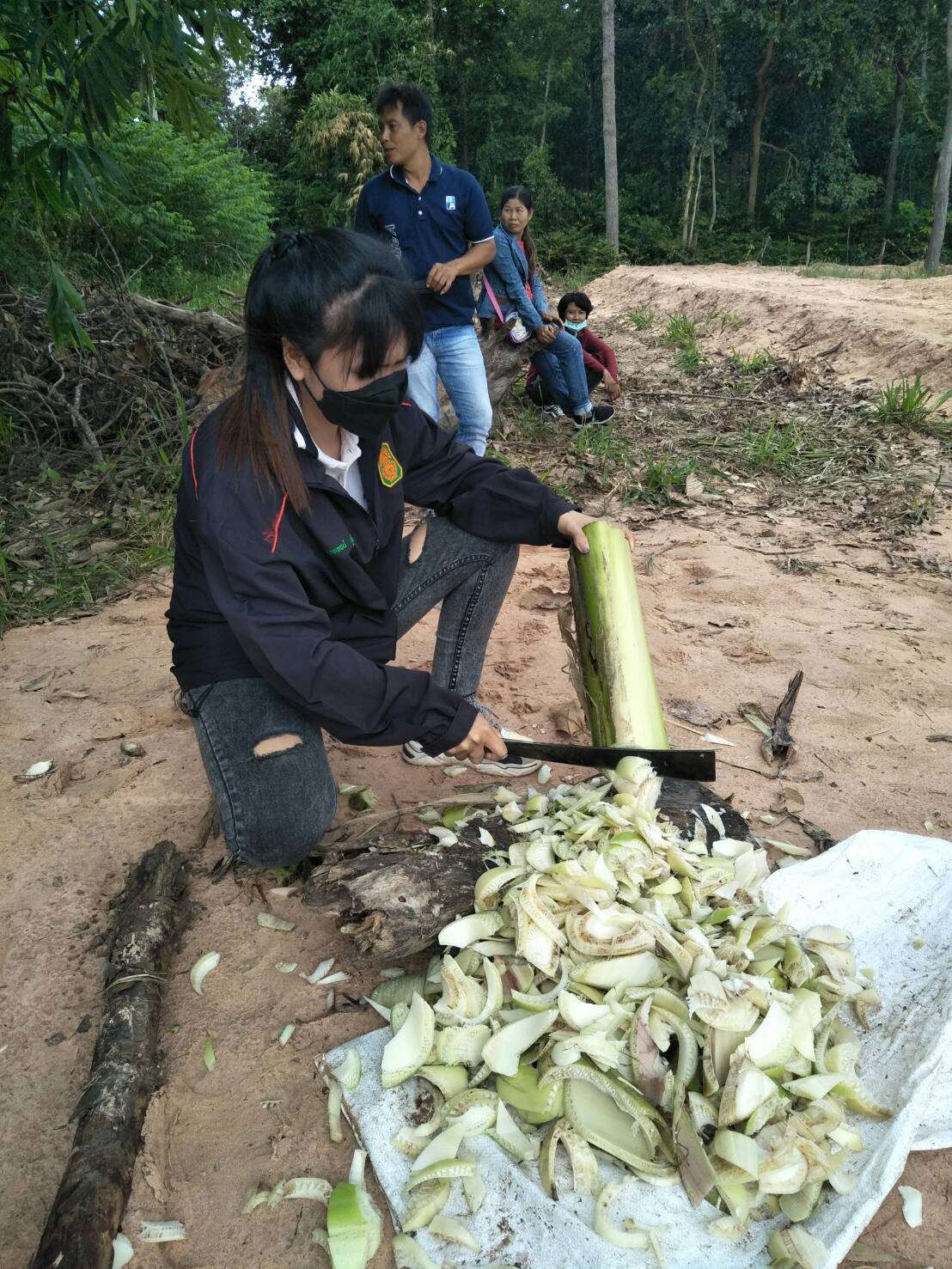 สพอ. วาปีปทุม จ.มหาสารคาม จัดกิจกรรมเอามื้อสามัคคี “โคก หนอง นา พัฒนาชุมชน”