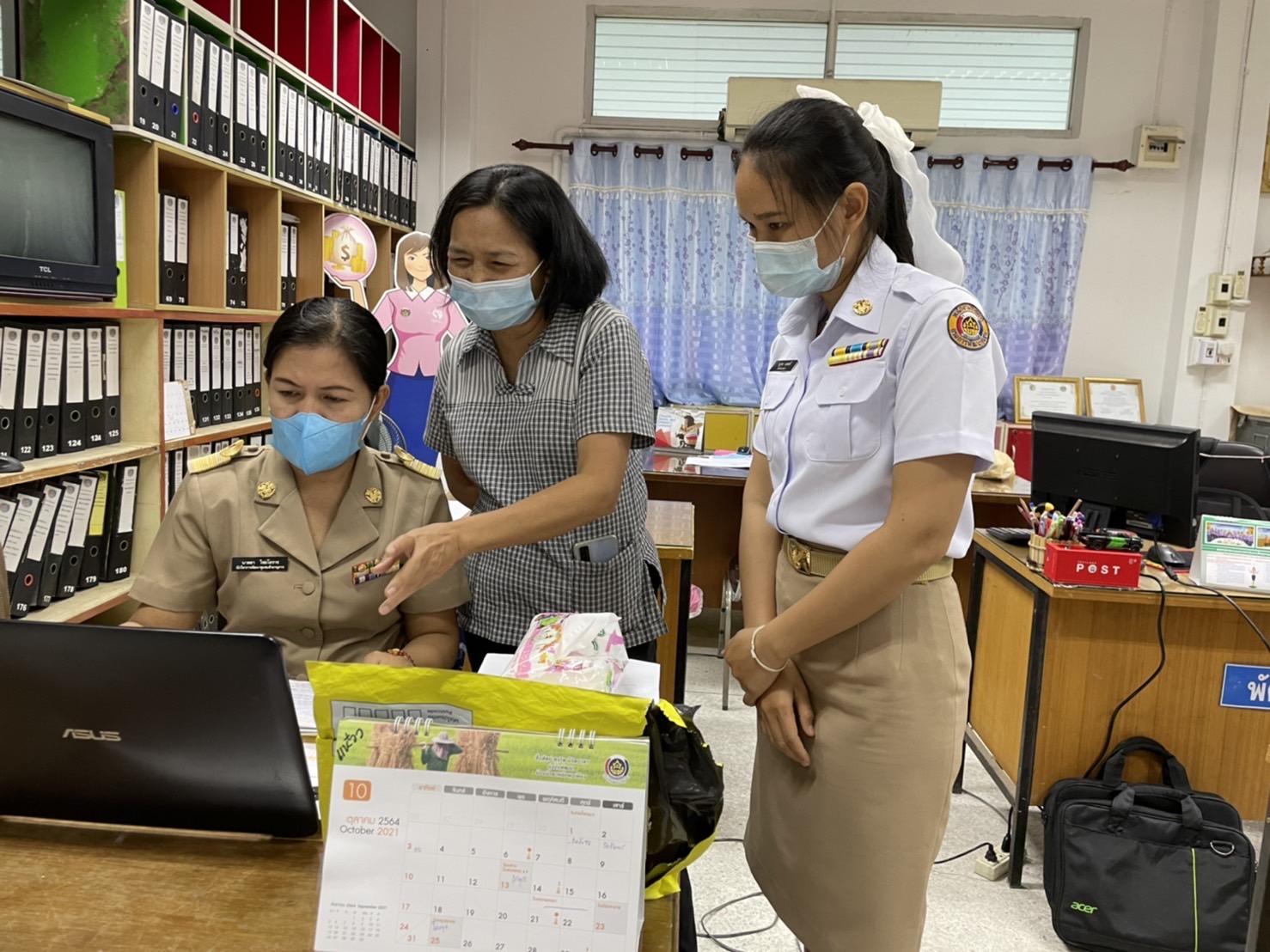 ลงพื้นที่ในการขับเคลื่อนงานแก้ไขปัญหาความยากจนและการพัฒนาคนทุกช่วงวัยอย่างยั่งยืนตามหลักปรัชญาของเศรษฐกิจพอเพียง ด้วยการใช้ข้อมูลจากระบบการพัฒนาคนแบบชี้เป้า (Thai People and Analytics Platform : TPMAP)