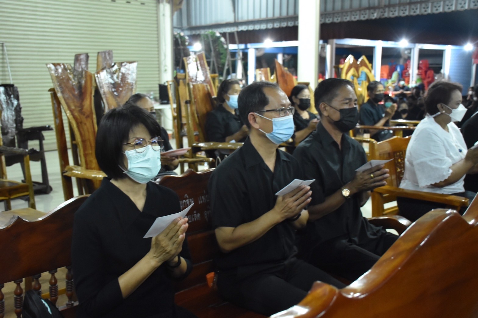 พช.มหาสารคามร่วมเป็นเจ้าภาพสวดพระอภิธรรม​ศพ​ นายเจษฎาพร​ เขิมขันธ์​ บุตรชายนายชัยพร​ เขิมขันธ์​ ผู้อำนวยการกลุ่มงานสารสนเทศการพัฒนาชุมชน​
