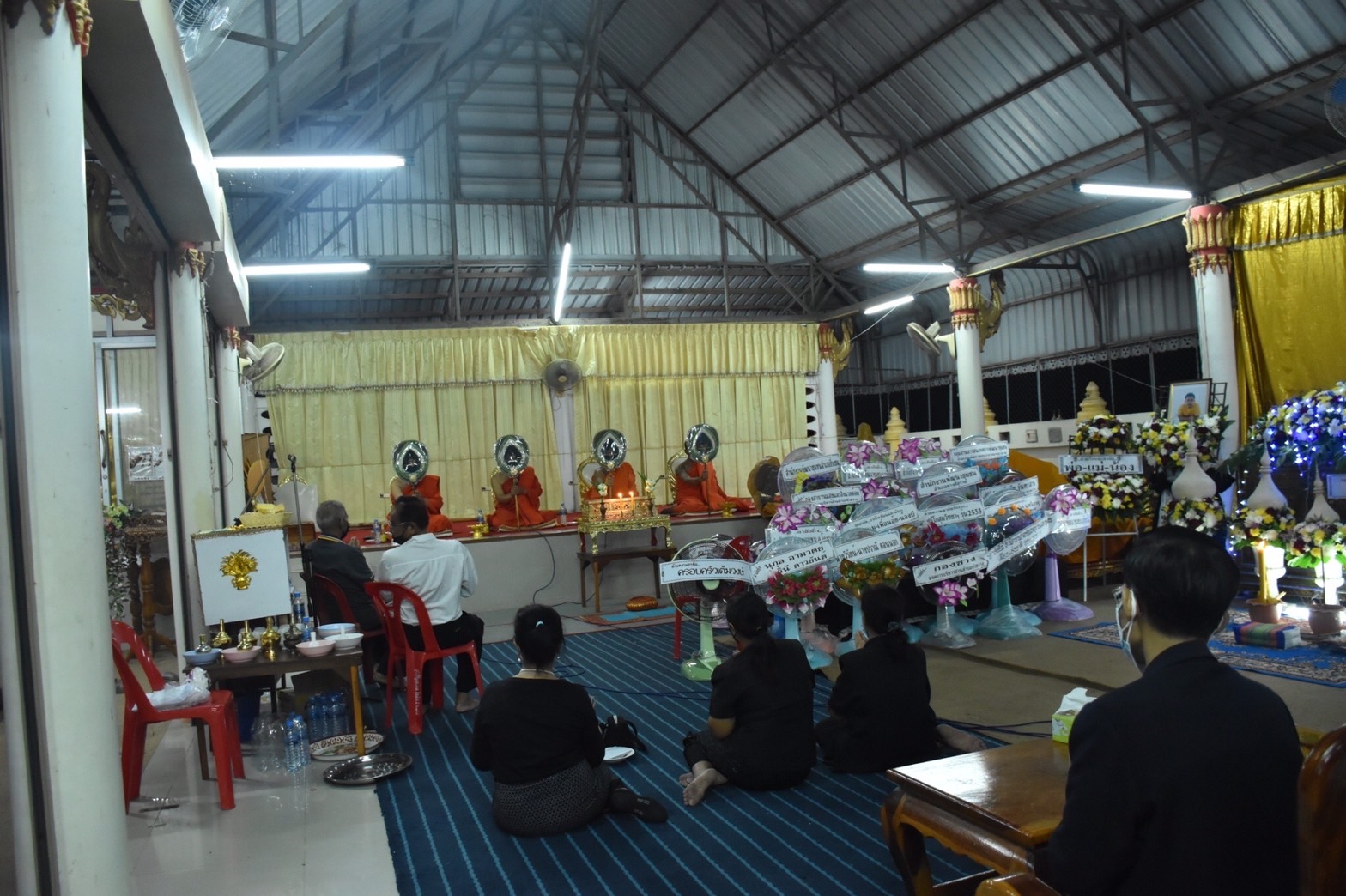พช.มหาสารคามร่วมเป็นเจ้าภาพสวดพระอภิธรรม​ศพ​ นายเจษฎาพร​ เขิมขันธ์​ บุตรชายนายชัยพร​ เขิมขันธ์​ ผู้อำนวยการกลุ่มงานสารสนเทศการพัฒนาชุมชน​