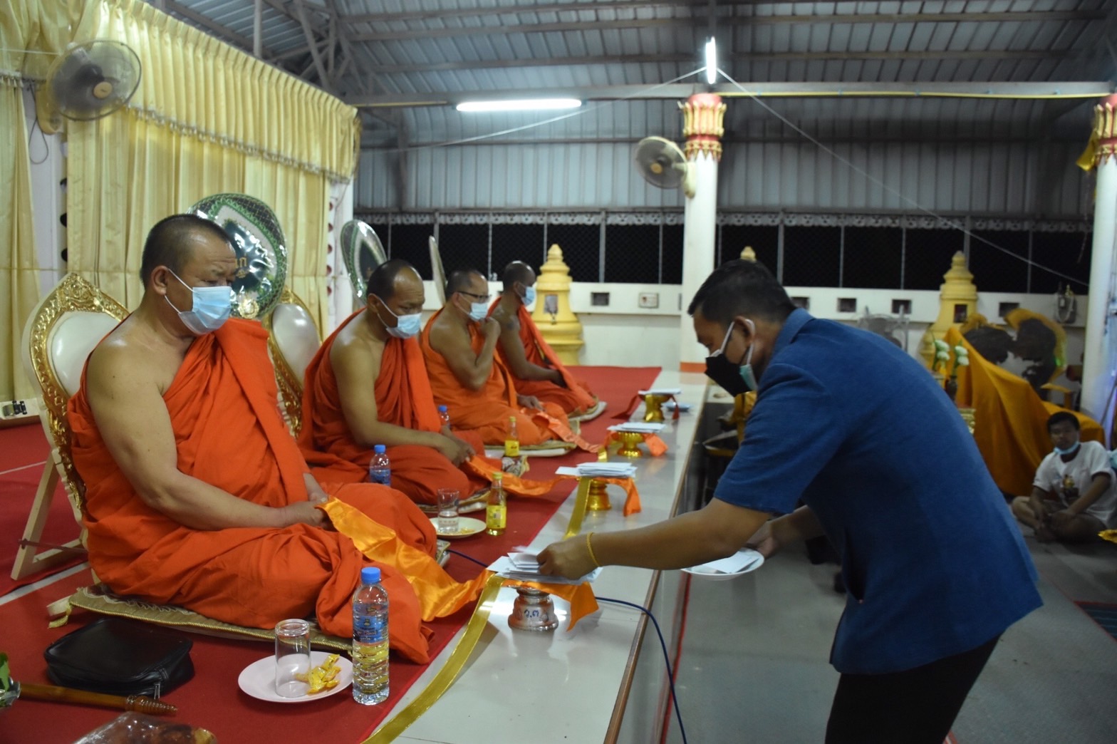 พช.มหาสารคามร่วมเป็นเจ้าภาพสวดพระอภิธรรม​ศพ​ นายเจษฎาพร​ เขิมขันธ์​ บุตรชายนายชัยพร​ เขิมขันธ์​ ผู้อำนวยการกลุ่มงานสารสนเทศการพัฒนาชุมชน​