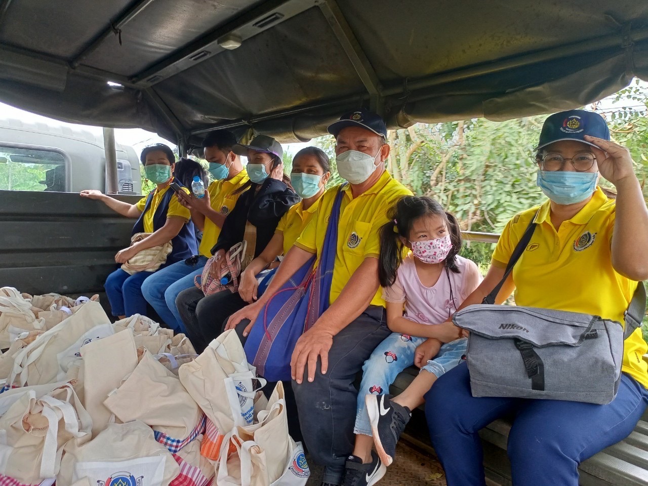? สมาชิกสหกรณ์ออมทรัพย์กรมการพัฒนาชุมชน จ.มหาสารคาม ลงพื้นที่มอบสิ่งของแด่ผู้ประสบอุทกภัยน้ำท่วม