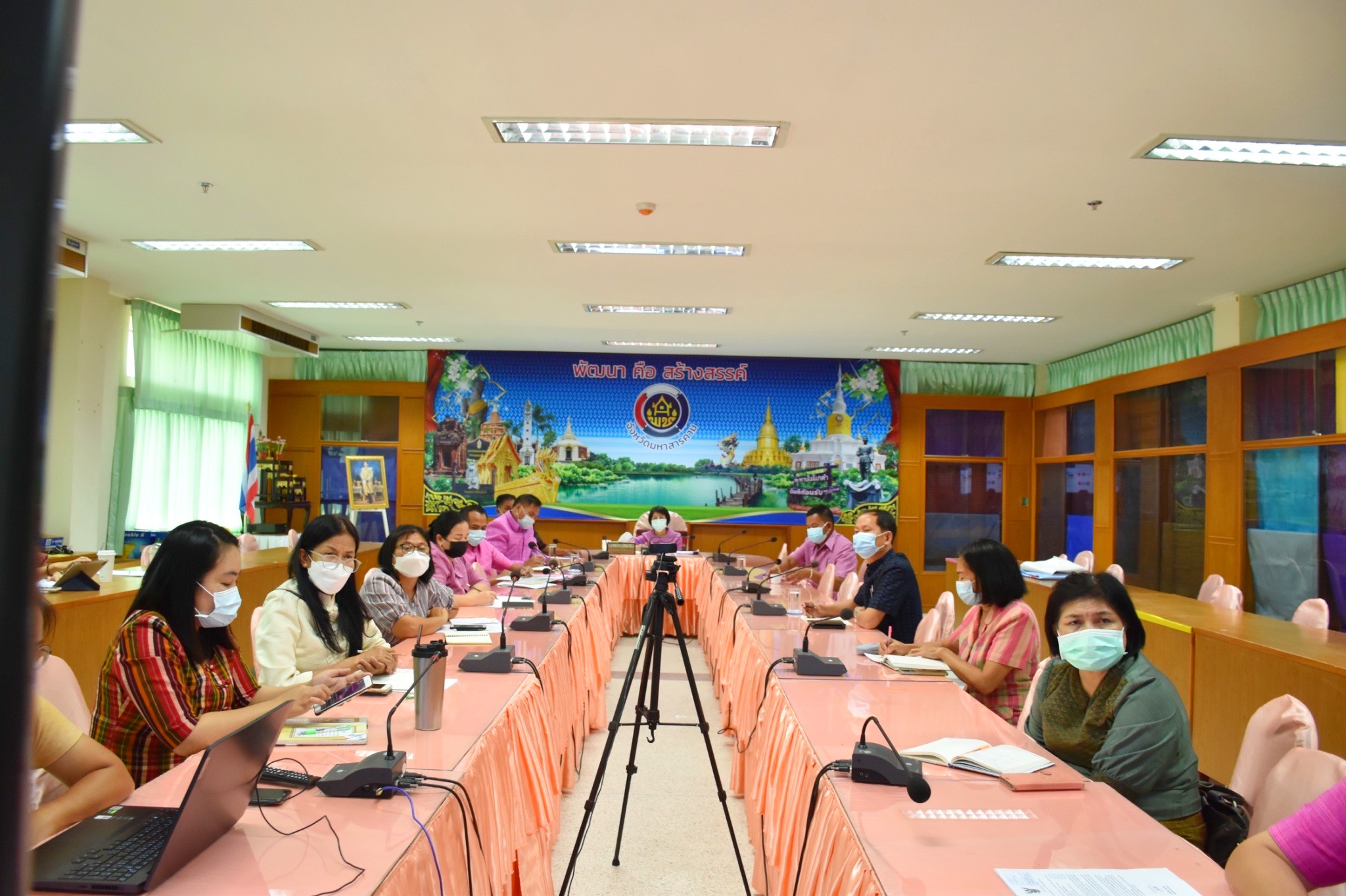 ?พช.มหาสารคาม “ร่วมประชุมรับการตรวจเยี่ยมส่วนราชการระดับกรม ในสังกัดกระทรวงมหาดไทย ผ่านระบบ Zoom Cloud Meeting”