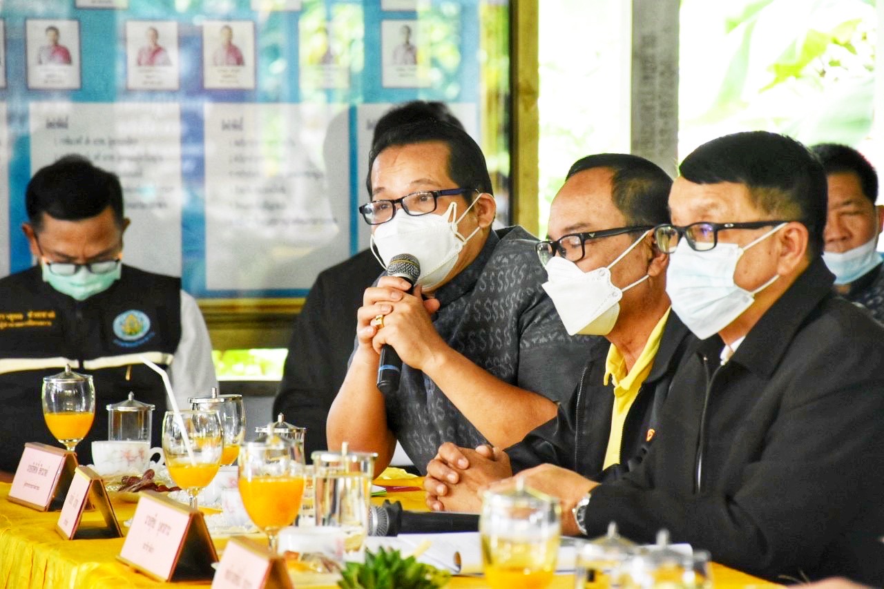 ผู้ตรวจราชการกรมการพัฒนาชุมชน ลงพื้นที่ จ.มหาสารคาม ร่วมกับคณะสมาชิกวุฒิสภาเพื่อรับฟังปัญหาความเดือดร้อนของประชาชน ตามโครงการวุฒิสภาพบประชาชนในพื้นที่ภาคตะวันออกเฉียงเหนือ (ตอนบน)