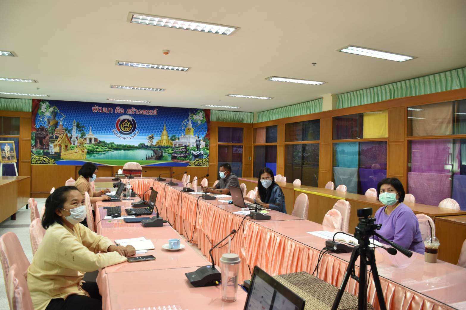 ?พช.มหาสารคาม “ประชุมรับฟังแนวทางการดำเนินโครงการฝึกอาชีพประชาชนพัฒนาคนทุกช่วงวัยตามหลักปรัชญาเศรษฐกิจพอเพียง ผ่านระบบ Zoom Cloud Meeting”