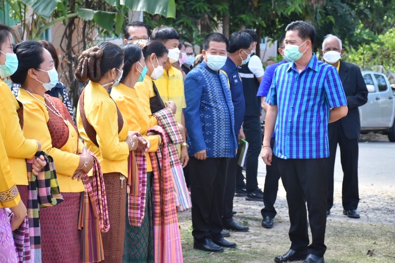 ผู้ตรวจราชการกรมการพัฒนาชุมชน ลงพื้นที่ จ.มหาสารคาม ร่วมกับคณะสมาชิกวุฒิสภาเพื่อรับฟังปัญหาความเดือดร้อนของประชาชน ตามโครงการวุฒิสภาพบประชาชนในพื้นที่ภาคตะวันออกเฉียงเหนือ (ตอนบน)