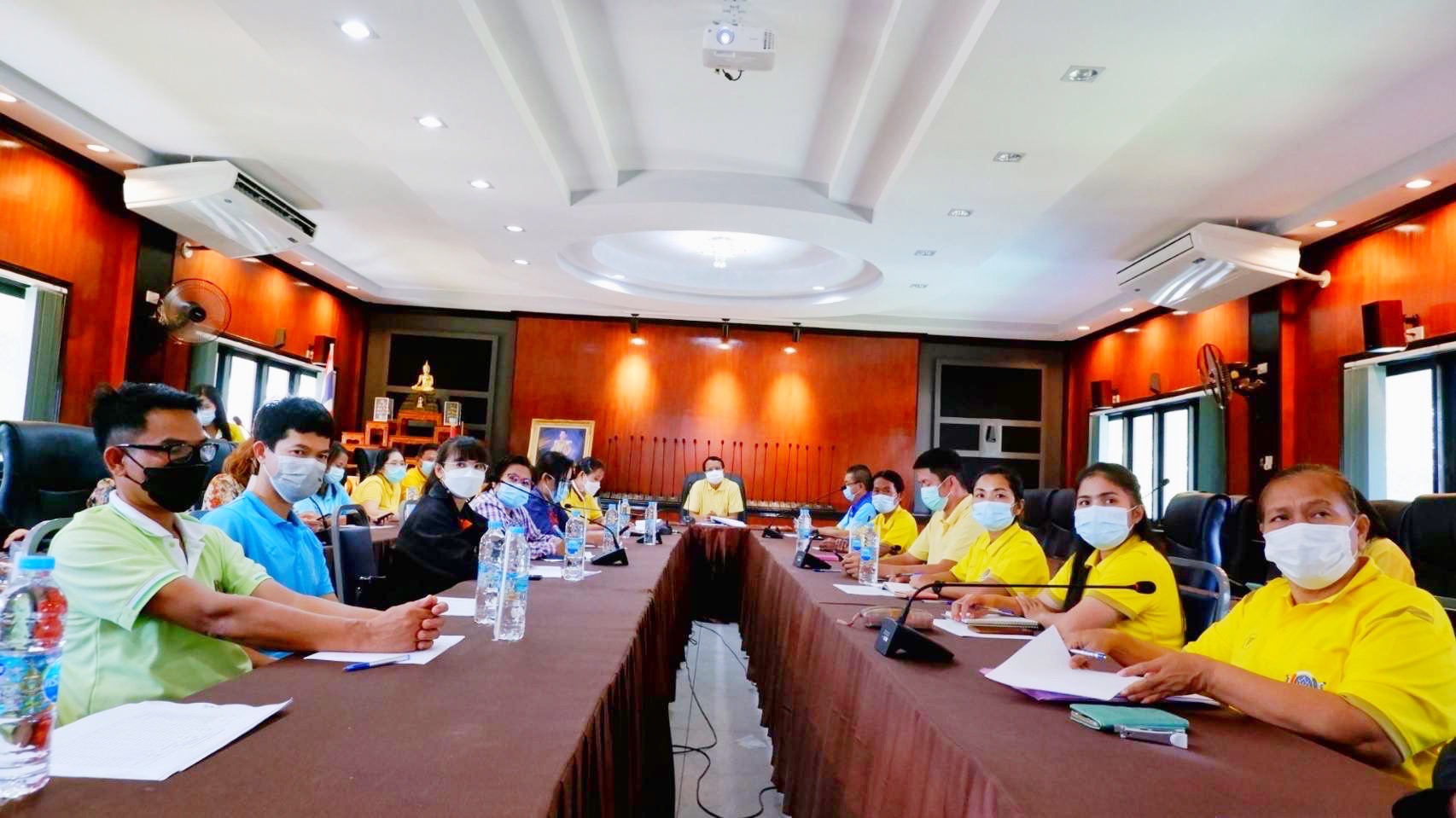 ?จังหวัดมหาสารคาม รับฟังการประชุมมอบนโยบายการขับเคลื่อนการขจัดความยากจนและพัฒนาคนทุกช่วงวัยอย่างยั่งยืนตามหลักปรัชญาของเศรษฐกิจพอเพียง ผ่านระบบวีดิทัศน์ทางไกล (Video Conference System – VCS) และผ่านระบบ VDO Streaming กระทรวงมหาดไทย       