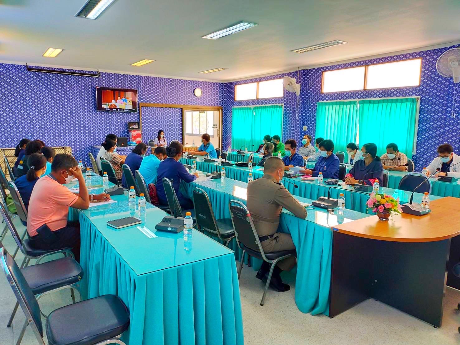?จังหวัดมหาสารคาม รับฟังการประชุมมอบนโยบายการขับเคลื่อนการขจัดความยากจนและพัฒนาคนทุกช่วงวัยอย่างยั่งยืนตามหลักปรัชญาของเศรษฐกิจพอเพียง ผ่านระบบวีดิทัศน์ทางไกล (Video Conference System – VCS) และผ่านระบบ VDO Streaming กระทรวงมหาดไทย       