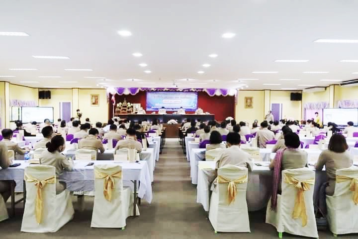 พช.มหาสารคาม ร่วมประชุมคณะกรมการจังหวัดมหาสารคาม ประจำเดือน พฤศจิกายน 2564 พร้อมร่วมพิธีมอบเกียรติบัตร ผู้ชนะการประกวดศิลปิน OTOP ปีงบประมาณ พ.ศ. 2564