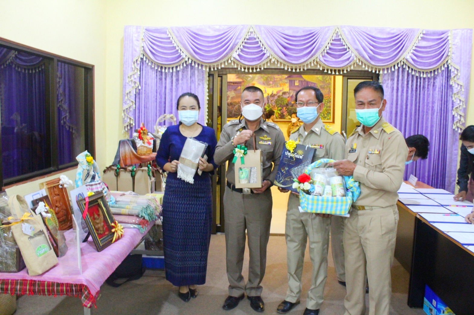 พช.มหาสารคาม ร่วมประชุมคณะกรมการจังหวัดมหาสารคาม ประจำเดือน พฤศจิกายน 2564 พร้อมร่วมพิธีมอบเกียรติบัตร ผู้ชนะการประกวดศิลปิน OTOP ปีงบประมาณ พ.ศ. 2564