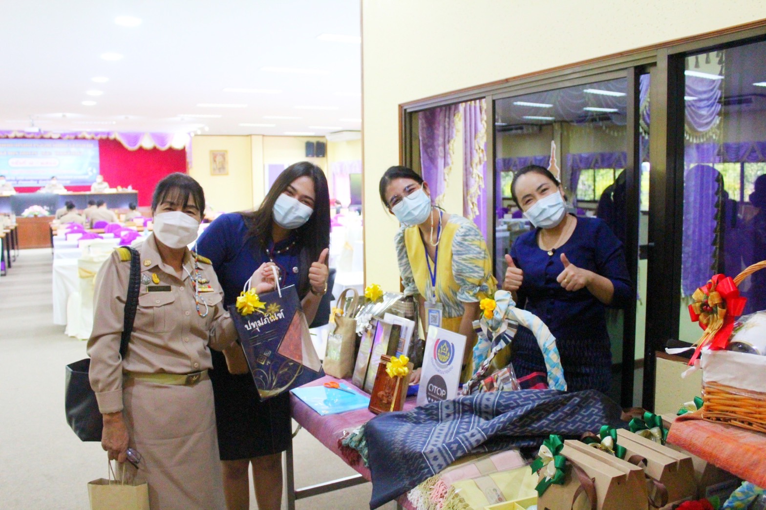 พช.มหาสารคาม ร่วมประชุมคณะกรมการจังหวัดมหาสารคาม ประจำเดือน พฤศจิกายน 2564 พร้อมร่วมพิธีมอบเกียรติบัตร ผู้ชนะการประกวดศิลปิน OTOP ปีงบประมาณ พ.ศ. 2564