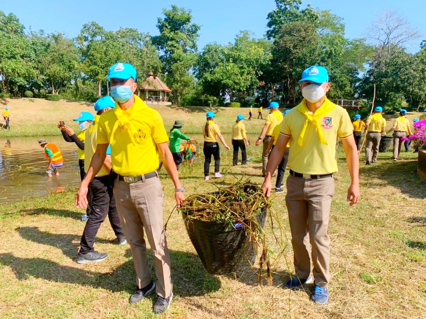 พช.มหาสารคาม ร่วมกิจกรรมจิตอาสาพัฒนา เนื่องในวันคล้ายวันพระบรมราชสมภพพระบาทสมเด็จพระบรมชนกาธิเบศร มหาภูมิพลอดุลยเดชมหาราช บรมนาถบพิตร