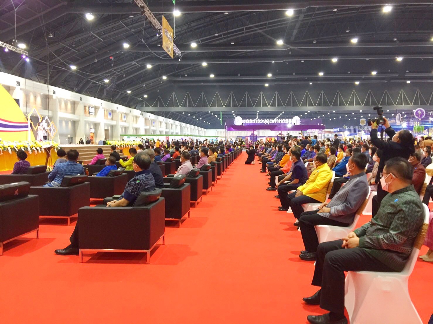 จังหวัดมหาสารคาม ร่วมพิธีเปิดงานโอทอปไทย สู้ภัยโควิด – 19
