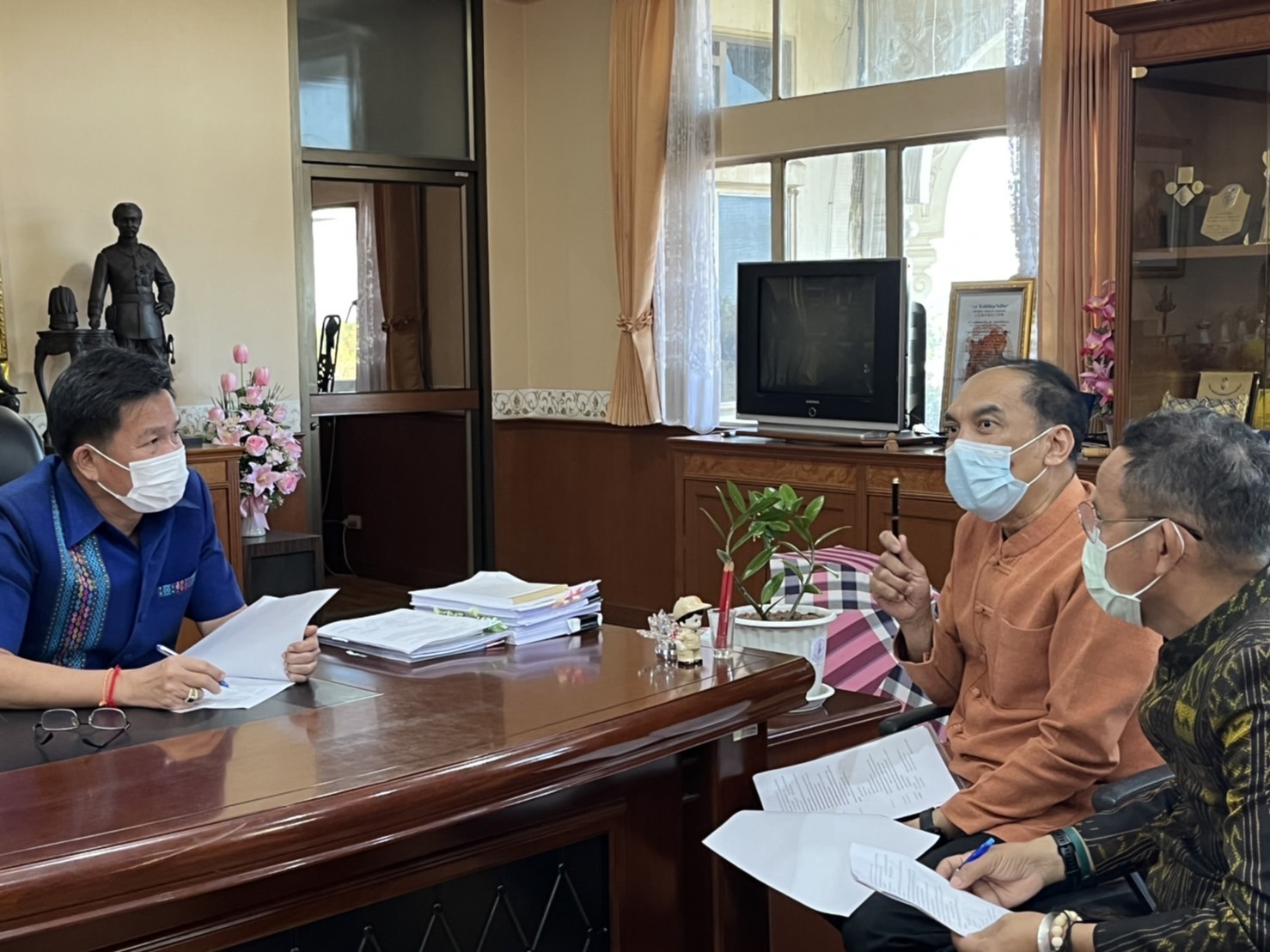 ผู้บริหารกรมการพัฒนาชุมชน ลงพื้นที่จัดเตรียมสถานที่รับเสด็จ สมเด็จพระเจ้าลูกเธอ เจ้าฟ้าสิริวัณณวรี นารีรัตนราชกัญญา เสด็จทอดพระเนตรการจัดงานแสดงผลิตภัณฑ์ผ้าไทย และงานหัตถกรรมชุมชนภาคตะวันออกเฉียงเหนือ