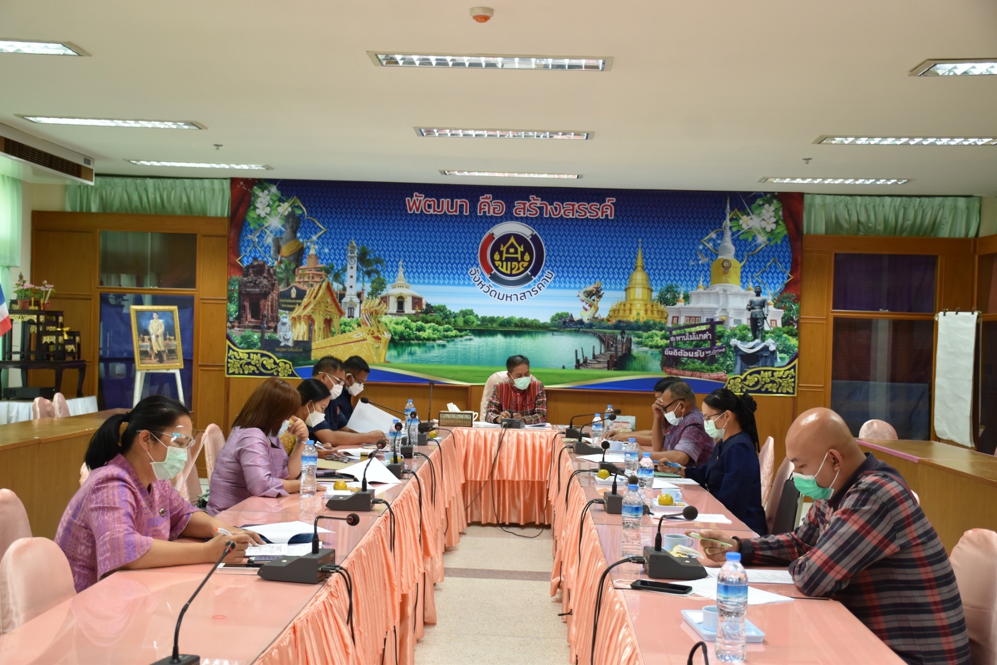 ?? พช.มหาสารคามประชุมคณะทำงานพิจารณาจัดทำข้อตกลงการปฏิบัติราชการ และผลการประเมินการปฏิบัติราชการของข้าราชการสังกัดสำนักงานพัฒนาชุมชนจังหวัดมหาสารคาม