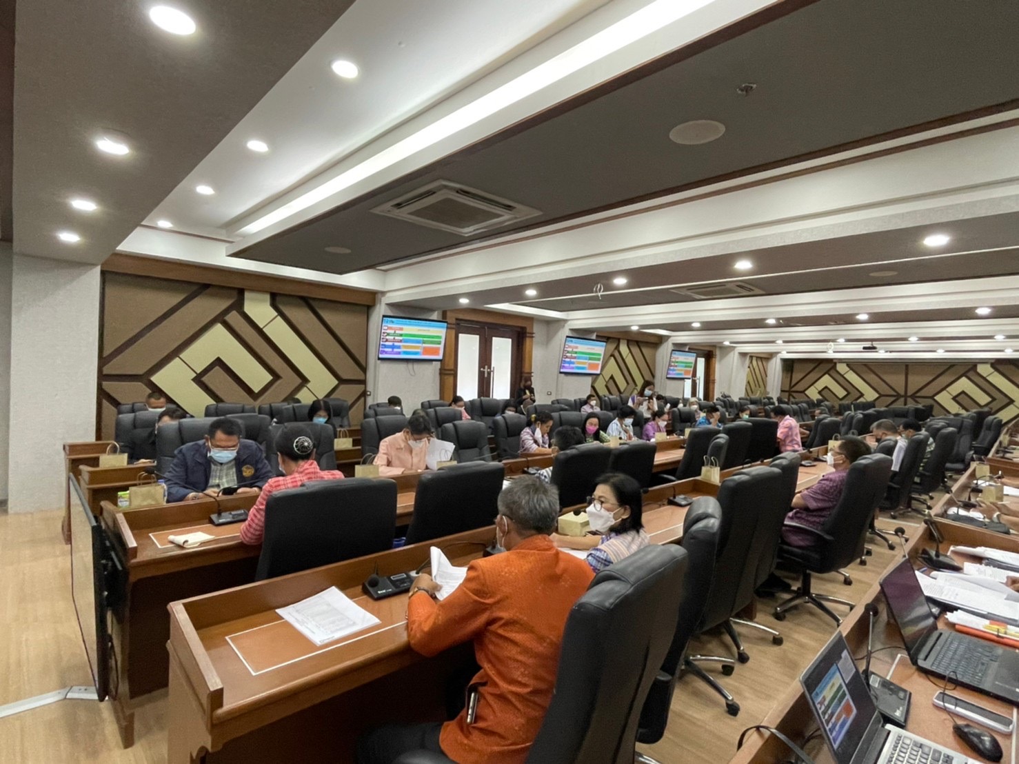?พช.มหาสารคาม ประชุมคณะกรรมการบริหารศูนย์อำนวยการขจัดความยากจนและพัฒนาคนทุกช่วงวัยอย่างยั่งยืนตามหลักปรัชญาของเศรษฐกิจพอเพียง