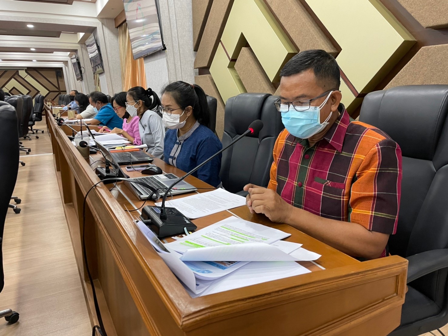 ?พช.มหาสารคาม ประชุมคณะกรรมการบริหารศูนย์อำนวยการขจัดความยากจนและพัฒนาคนทุกช่วงวัยอย่างยั่งยืนตามหลักปรัชญาของเศรษฐกิจพอเพียง