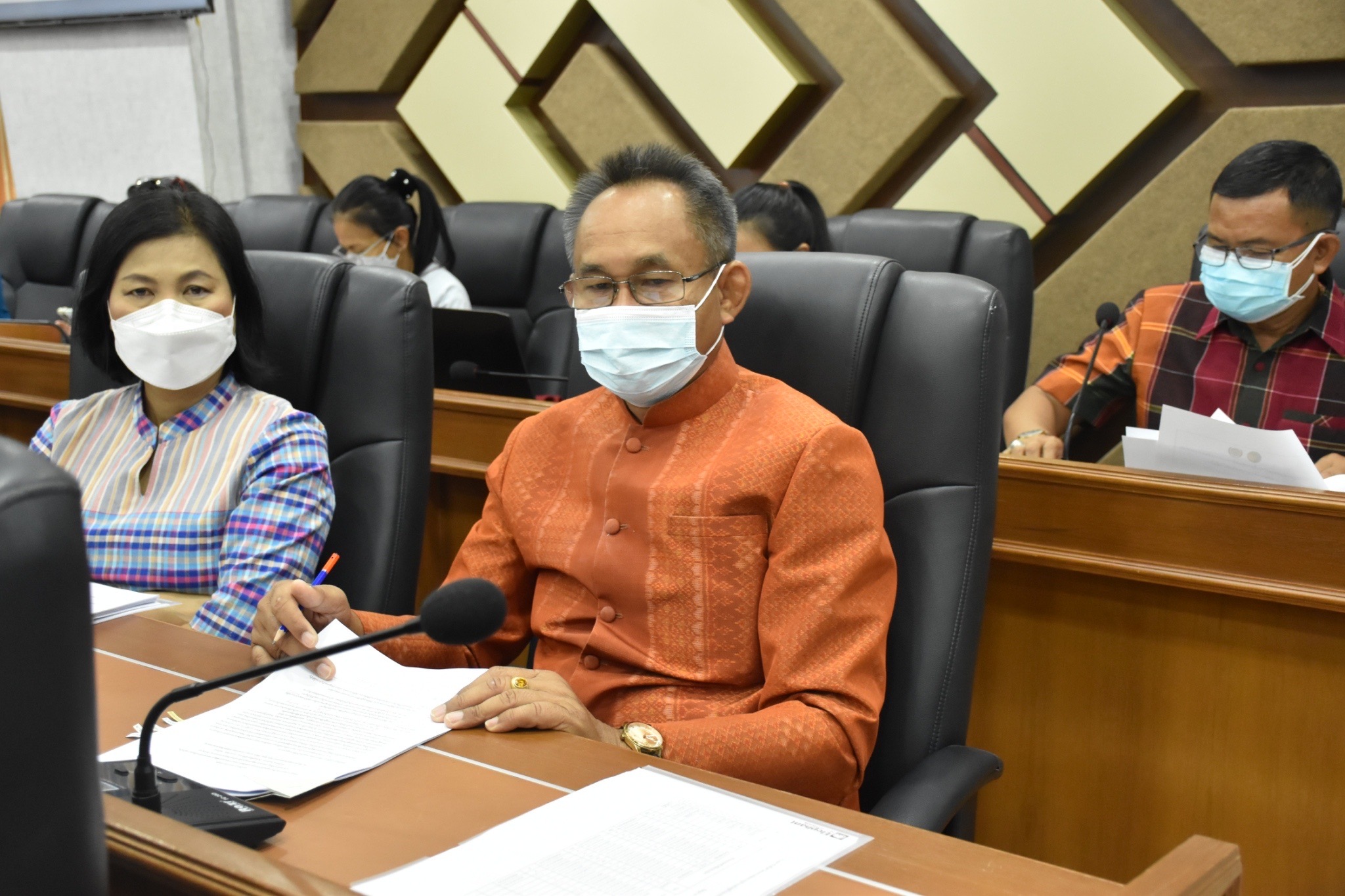 ?พช.มหาสารคาม ประชุมคณะกรรมการบริหารศูนย์อำนวยการขจัดความยากจนและพัฒนาคนทุกช่วงวัยอย่างยั่งยืนตามหลักปรัชญาของเศรษฐกิจพอเพียง