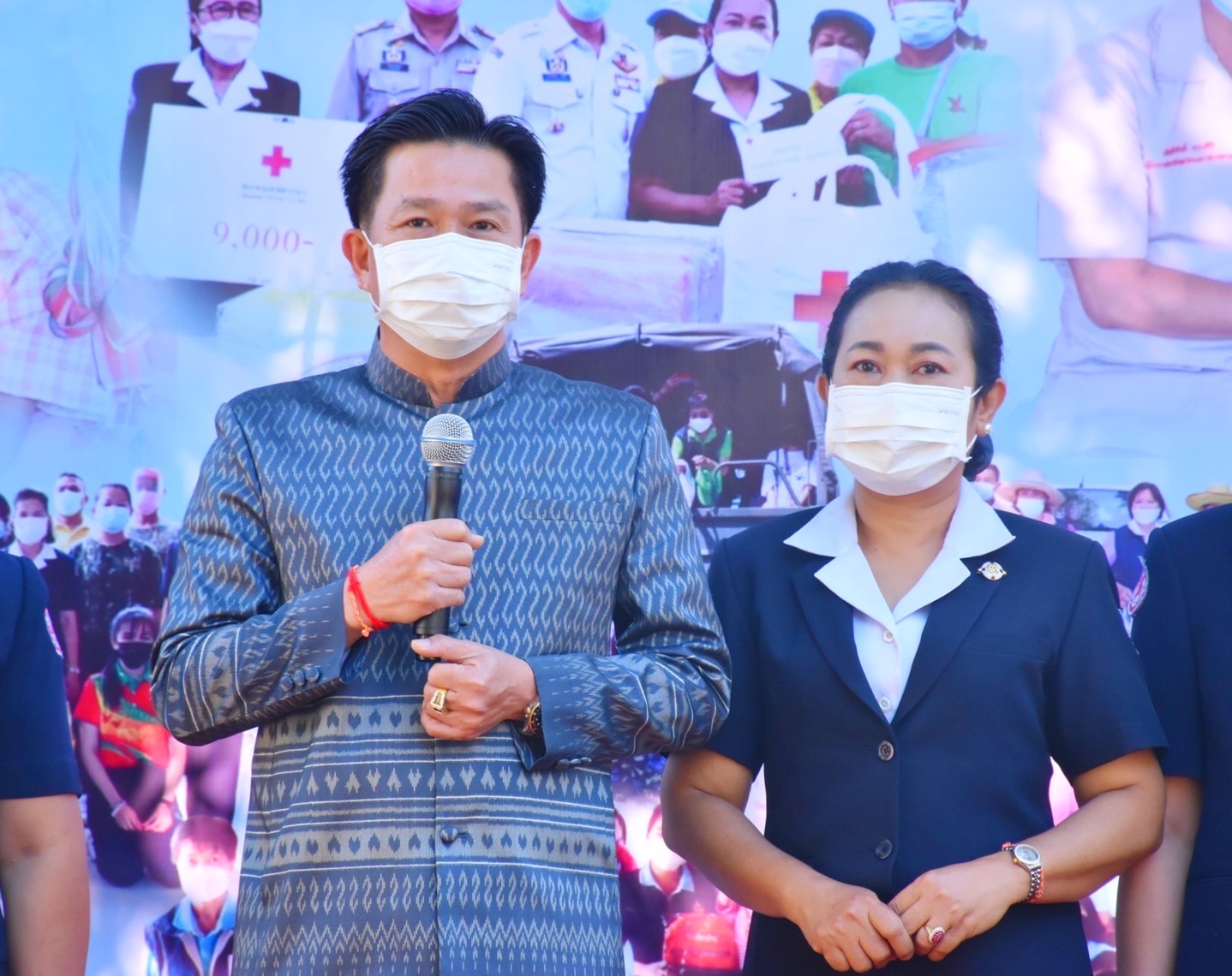 พช.มหาสารคาม ร่วมบริจาคเงินสดและสิ่งของ ในงานวันรวมน้ำใจกาชาดมหาสารคาม ประจำปี 2565