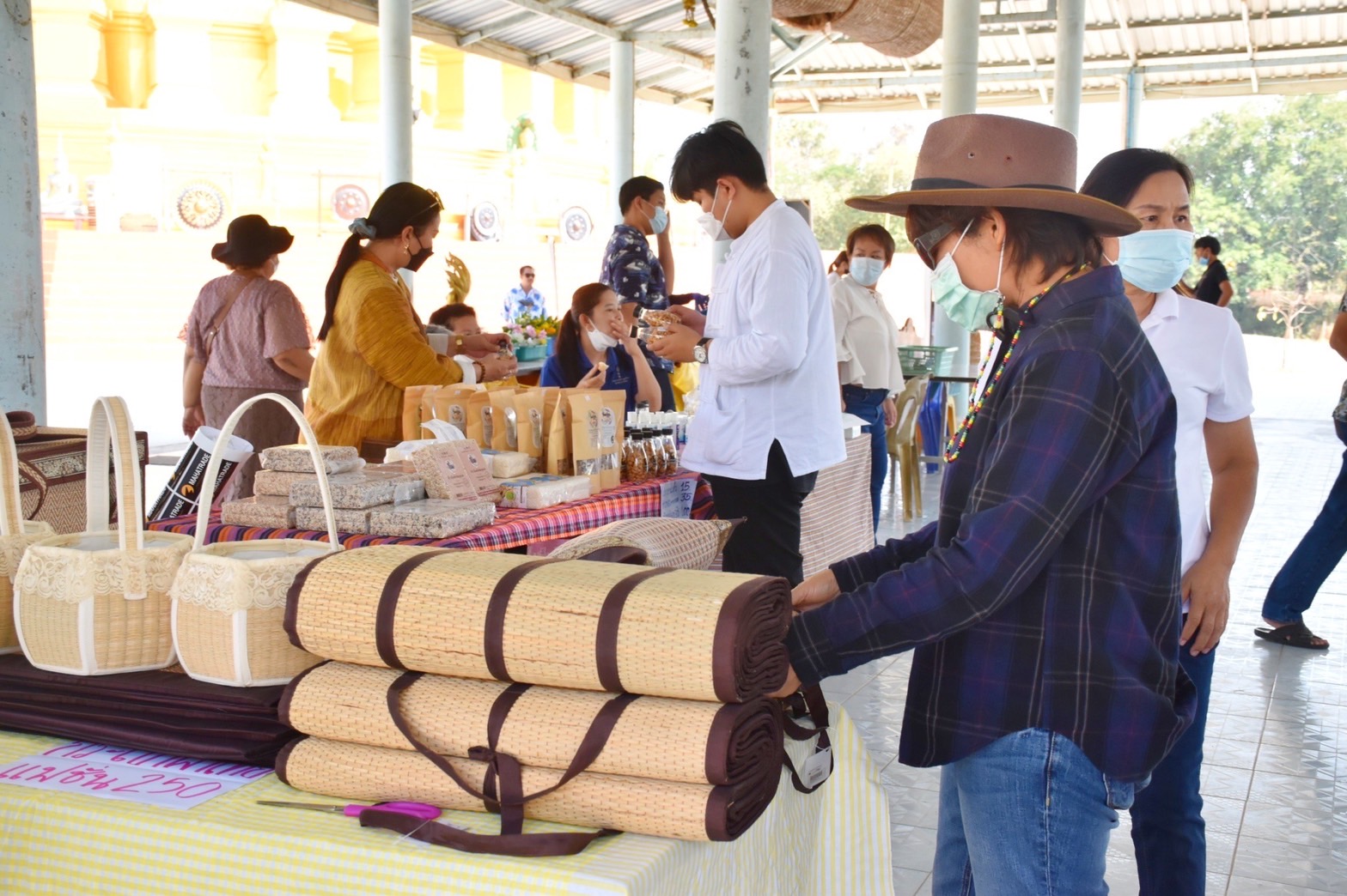 จังหวัดมหาสารคามเปิดตลาด OTOP แห่งใหม่ จำหน่ายสินค้าเกรดพรีเมี่ยมราคาย่อมเยา