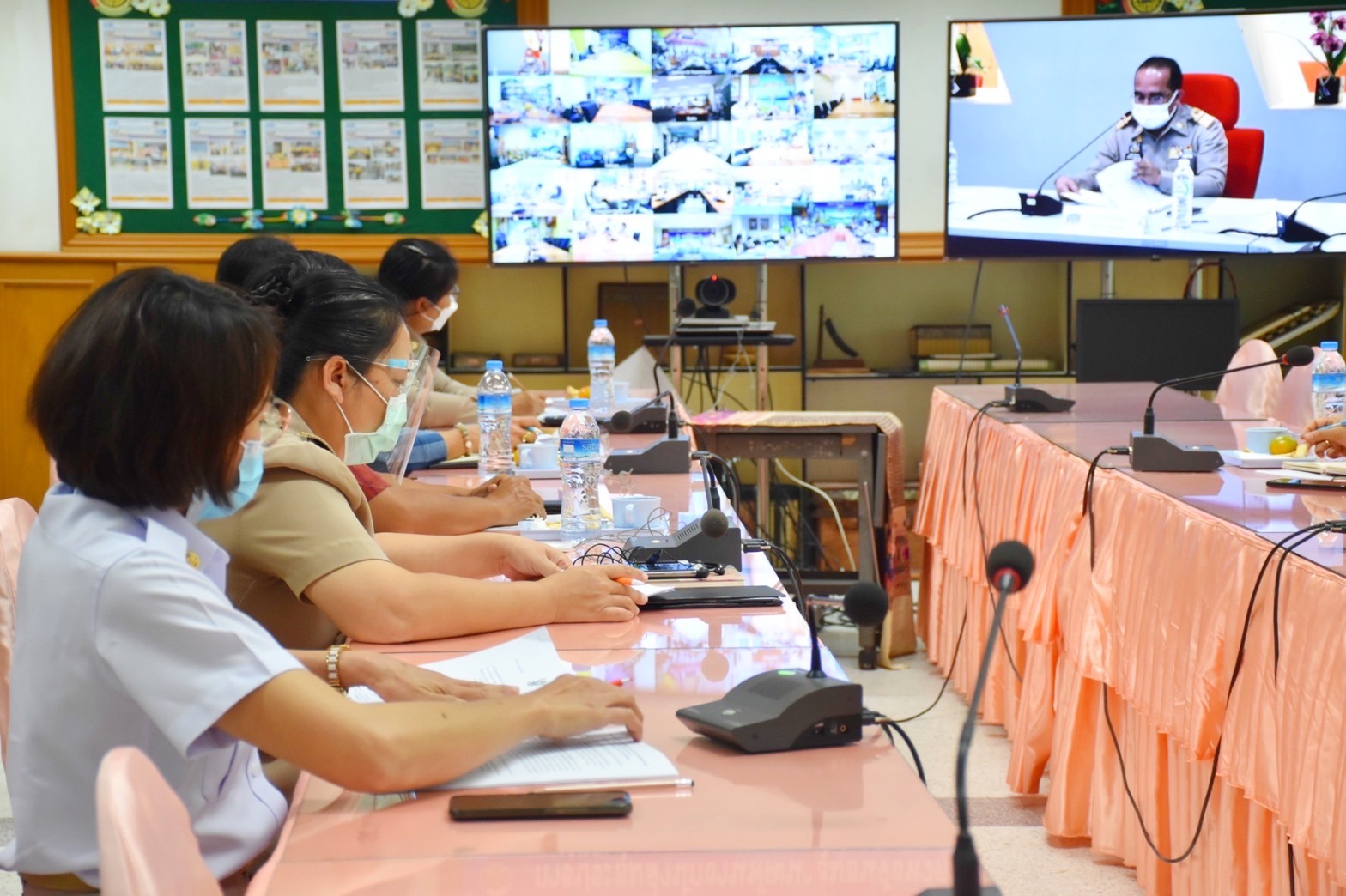 พช.มหาสารคามเข้าร่วมประชุมการดำเนินโครงการพัฒนาพื้นที่ต้นแบบการพัฒนาคุณภาพชีวิตตามหลักทฤษฎีใหม่ ประยุกต์สู่ “โคก หนอง นา โมเดล” ผ่านระบบ VDO Conference