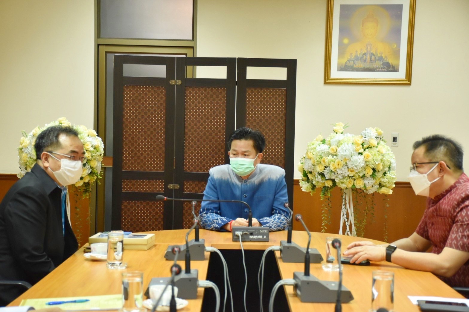 นายสุพจน์ ยศสิงห์คำ ผู้ตรวจราชการกระทรวงมหาดไทย และคณะ ติดตามการดำเนินงานโครงการของจังหวัดมหาสารคาม พร้อมลงพื้นที่ติดตามผลการดำเนินงานโครงการพัฒนาพื้นที่ต้นแบบการพัฒนาคุณภาพชีวิตตามหลักทฤษฎีใหม่ ประยุกต์สู่ “โคก หนอง นา โมเดล”พื้นที่จังหวัดมหาสารคาม