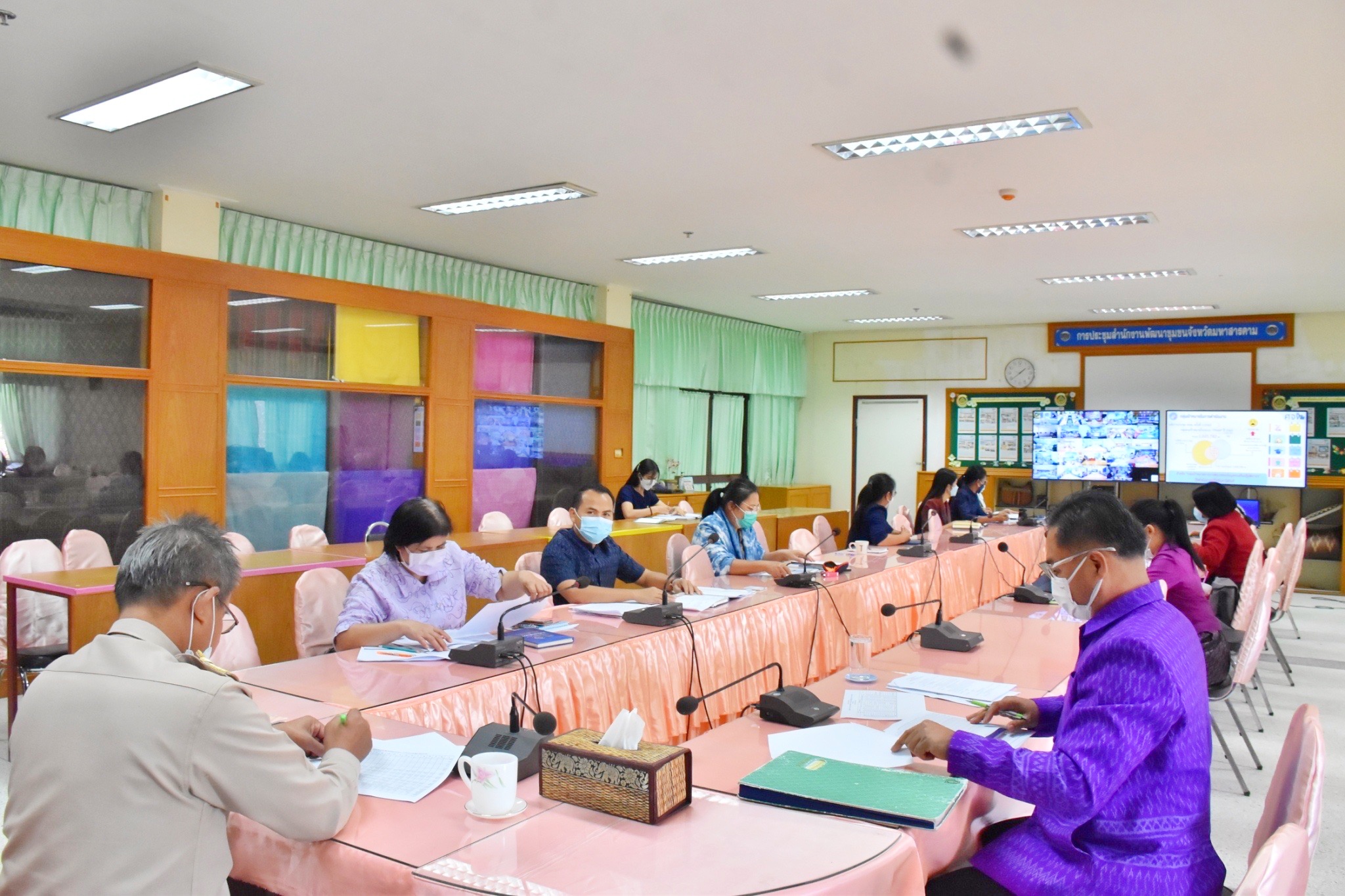 พช.มหาสารคามร่วมการประชุมกรมการพัฒนาชุมชน ครั้งที่ 2/2565 ผ่านระบบ (Video Conference และ TV พช.)