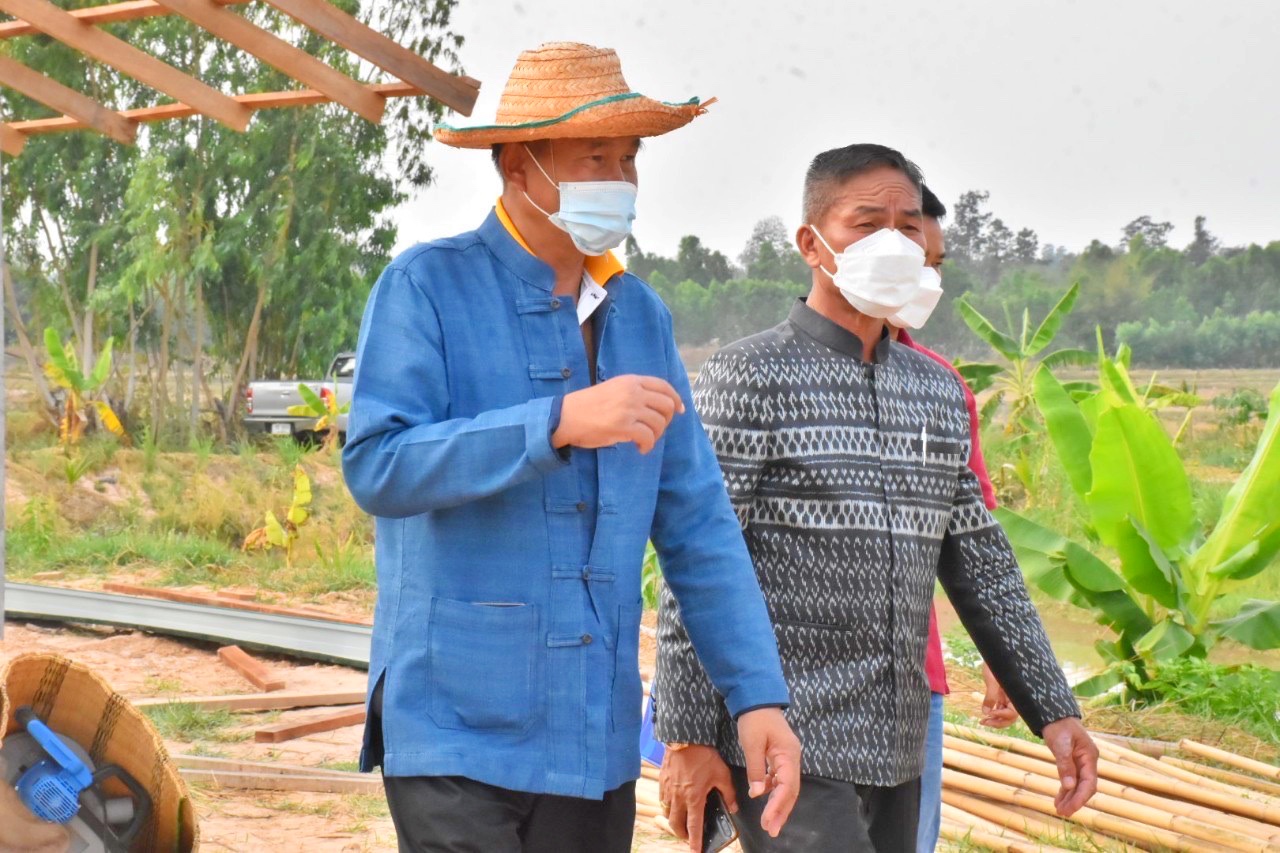 นายวสันต์ ชิงชนะ ผู้ตรวจราชการกรมการพัฒนาชุมชน ลงพื้นที่ติดตามสนับสนุน โครงการ “โคก  หนอง  นา โมเดล” จ.มหาสารคาม