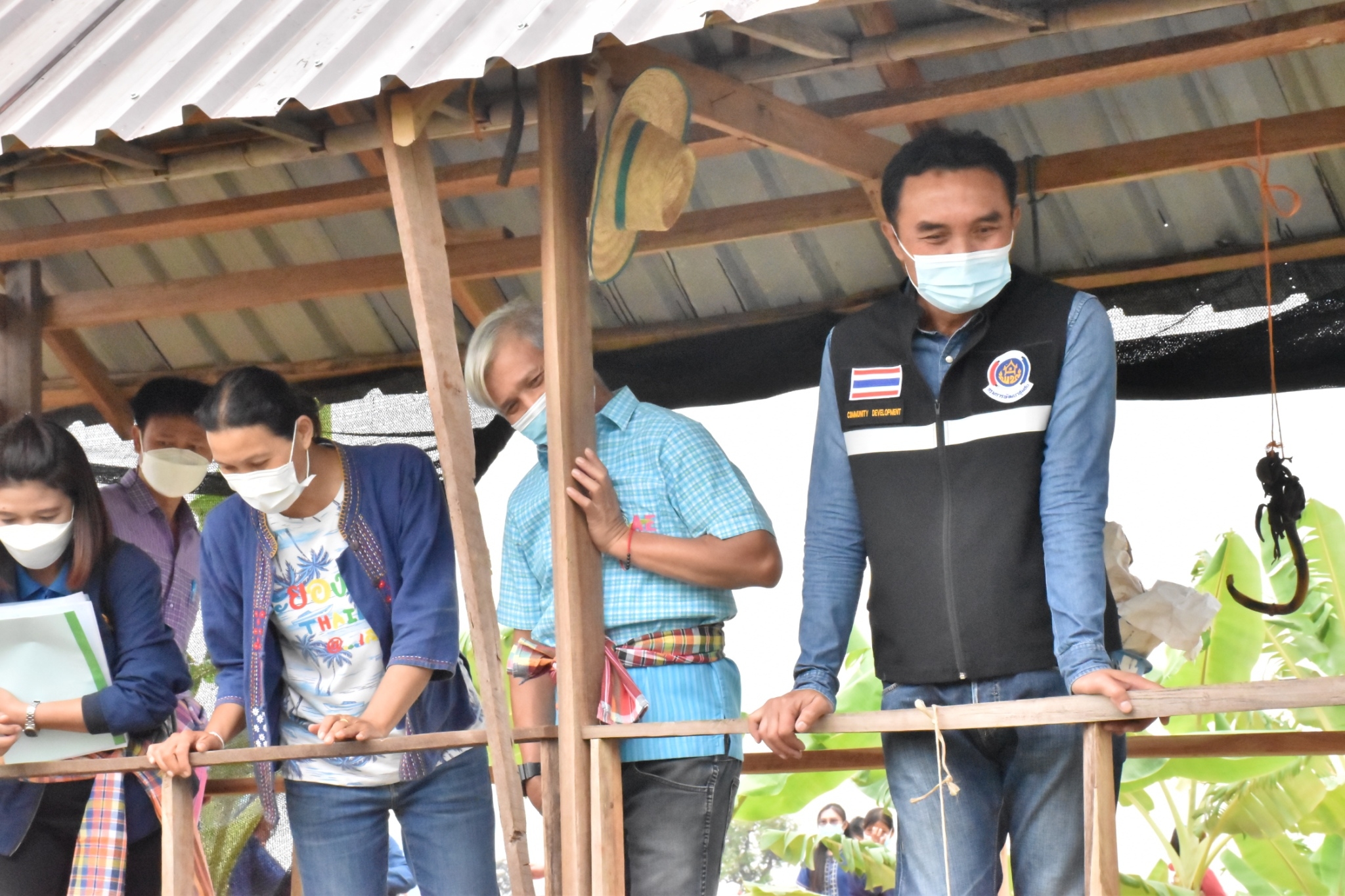 พช.มหาสารคาม “ประกวดครัวเรือนต้นแบบ โคก หนอง นา พัฒนาชุมชนจังหวัดมหาสารคาม ประจำปี 2565” ณ แปลงครัวเรือนต้นแบบ โคก หนอง นา พัฒนาชุมชน นายธีระ ดงเสือ หมู่ที่ 14 ตำบลเลิงแฝก อำเภอกุดรัง จังหวัดมหาสารคาม