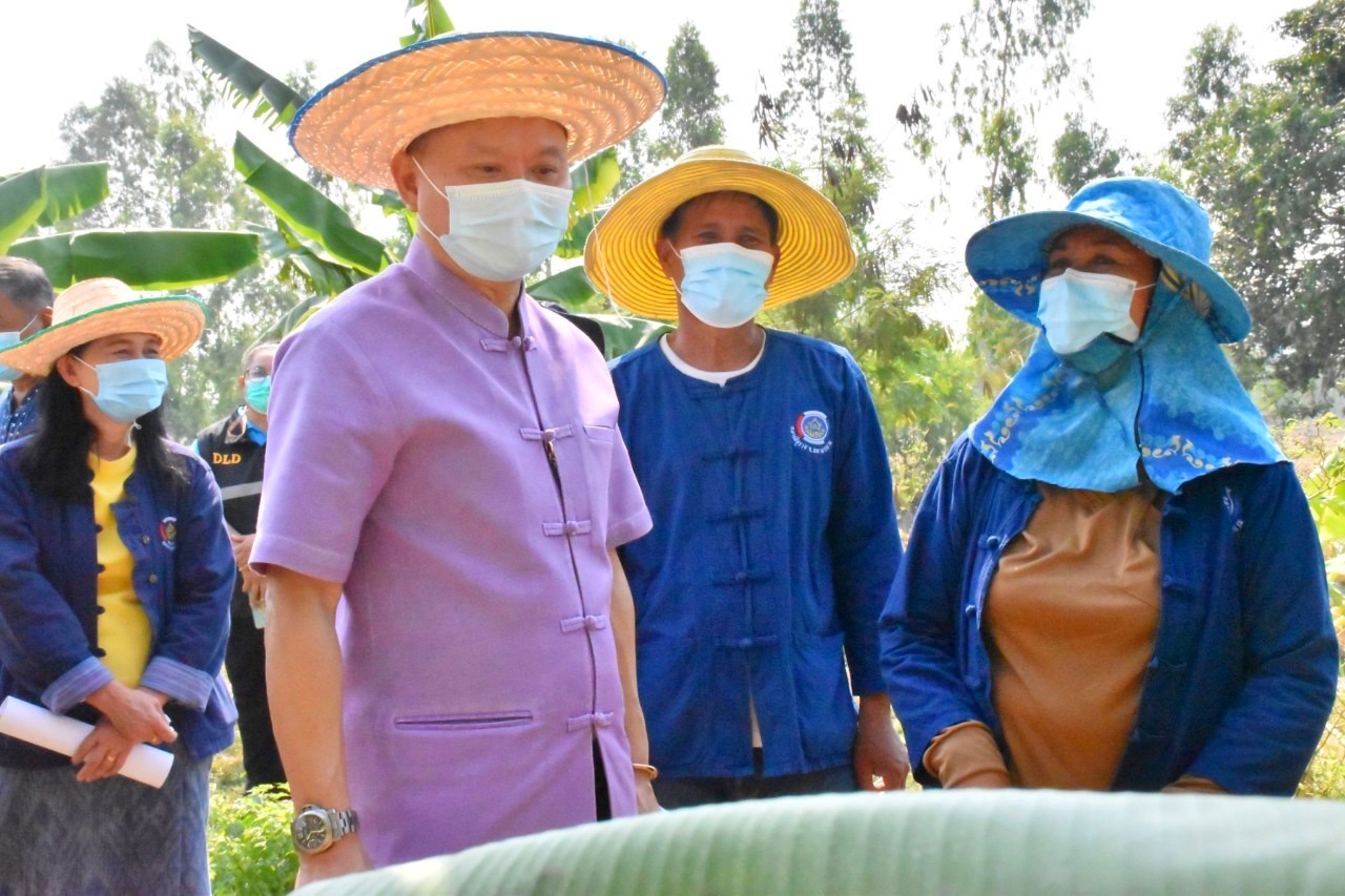 พช.มหาสารคาม “ประกวดครัวเรือนต้นแบบ โคก หนอง นา พัฒนาชุมชนจังหวัดมหาสารคาม ประจำปี 2565” ณ แปลงครัวเรือนต้นแบบ โคก หนอง นา พัฒนชุมชน (ขนาด 3 ไร่)  นายวีระ ปุยสุวรรณ หมู่ที่ 3 ตำบลบ้านกู่ อำเภอยางสีสุราช จังหวัดมหาสารคาม