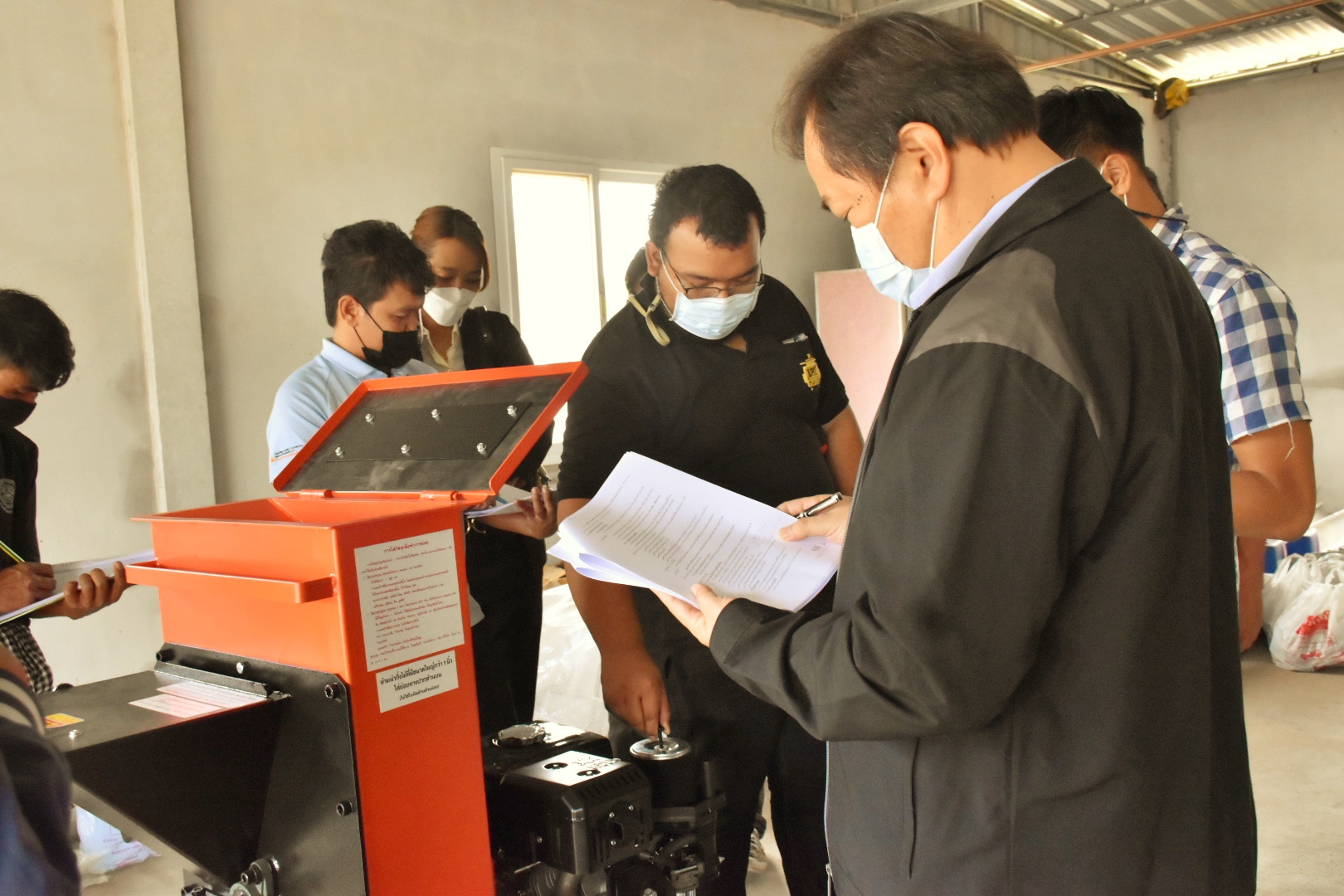 พช.มหาสารคามลงพื้นที่ตรวจรับครุภัณฑ์การเกษตร เพื่อสนับสนุนการดำเนินงานพัฒนาพื้นที่เรียนรู้ชุมชนต้นแบบการพัฒนาคุณภาพชีวิต (CLM) จ.มหาสารคาม