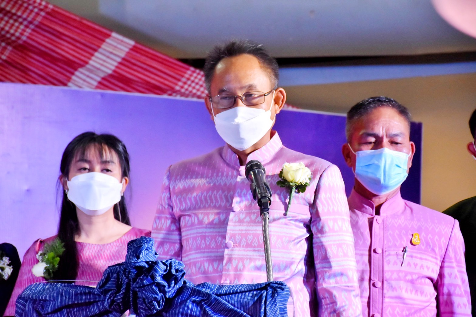 พช. มหาสารคาม จัดพิธีเปิดงาน “มหกรรมของดีผลิตภัณฑ์ชุมชน ร้อยแก่นสารสินธุ์” ภายใต้โครงการตามแผนปฏิบัติราชการประจำปีของกลุ่มจังหวัดภาคตะวันออกเฉียงเหนือตอนกลาง ประจำปีงบประมาณ พ.ศ. 2565