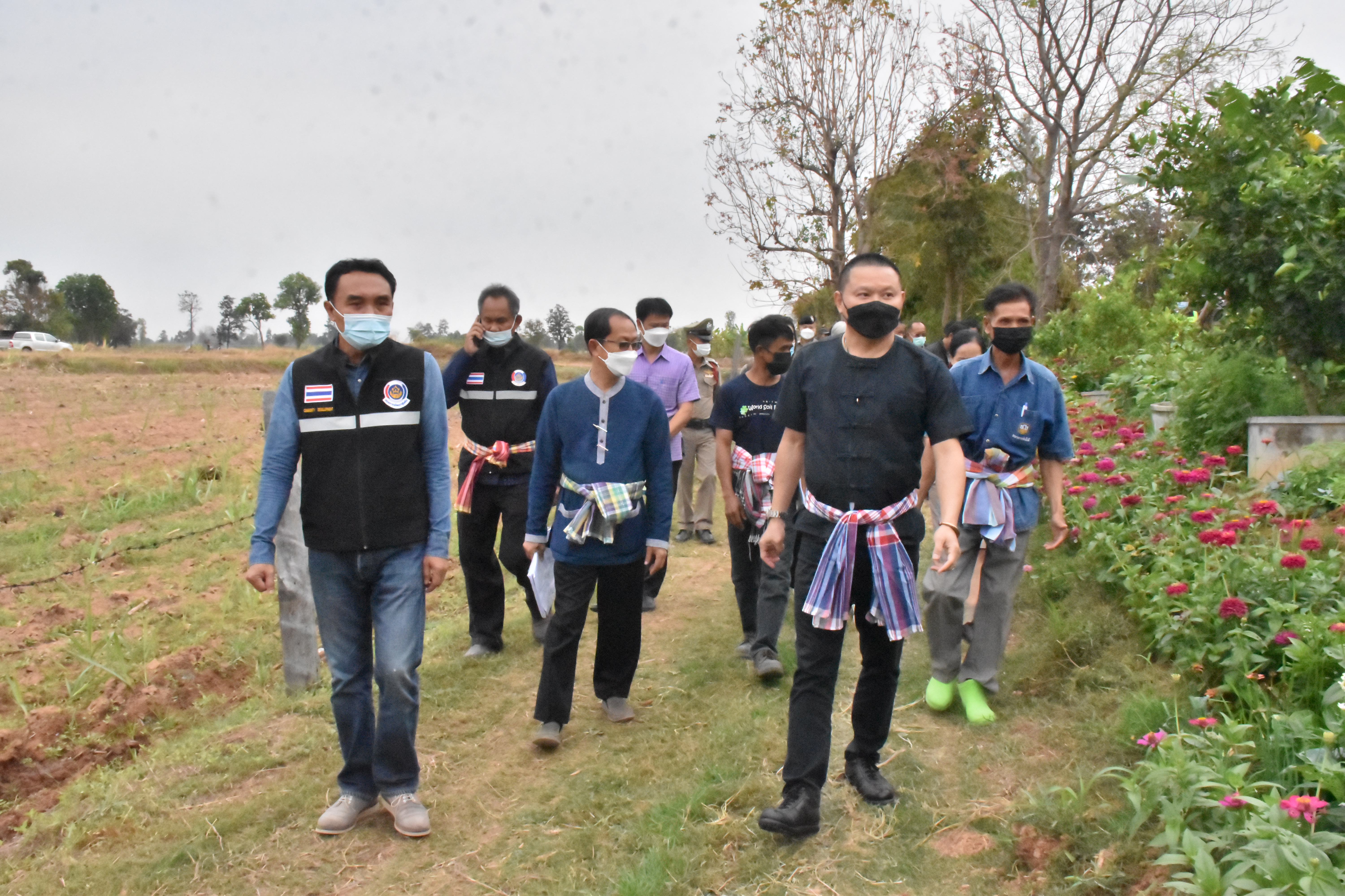พช.มหาสารคาม “ประกวดครัวเรือนต้นแบบ โคก หนอง นา พัฒนาชุมชนจังหวัดมหาสารคาม ประจำปี 2565” ณ แปลงครัวเรือนต้นแบบ โคก หนอง นา พัฒนาชุมชน นายธีระ ดงเสือ หมู่ที่ 14 ตำบลเลิงแฝก อำเภอกุดรัง จังหวัดมหาสารคาม