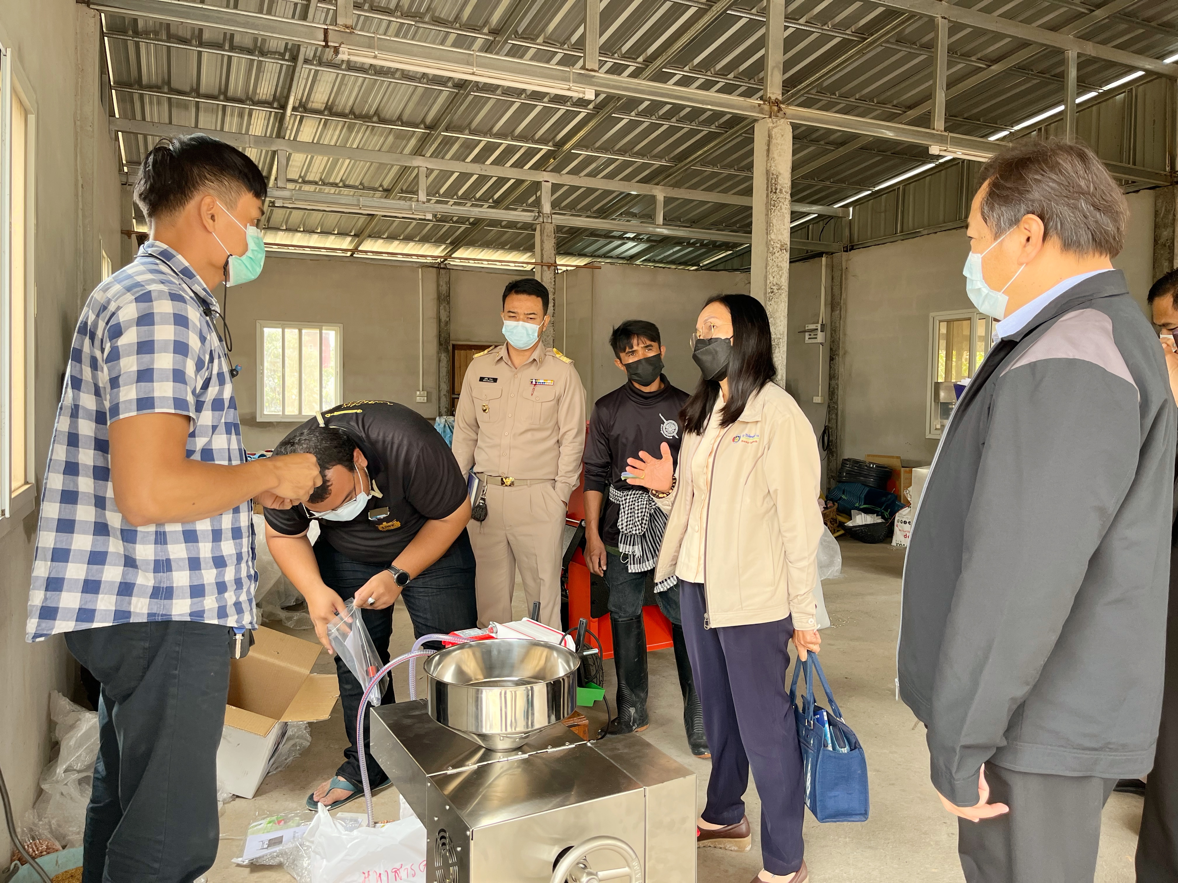 พช.มหาสารคามลงพื้นที่ตรวจรับครุภัณฑ์การเกษตร เพื่อสนับสนุนการดำเนินงานพัฒนาพื้นที่เรียนรู้ชุมชนต้นแบบการพัฒนาคุณภาพชีวิต (CLM) จ.มหาสารคาม
