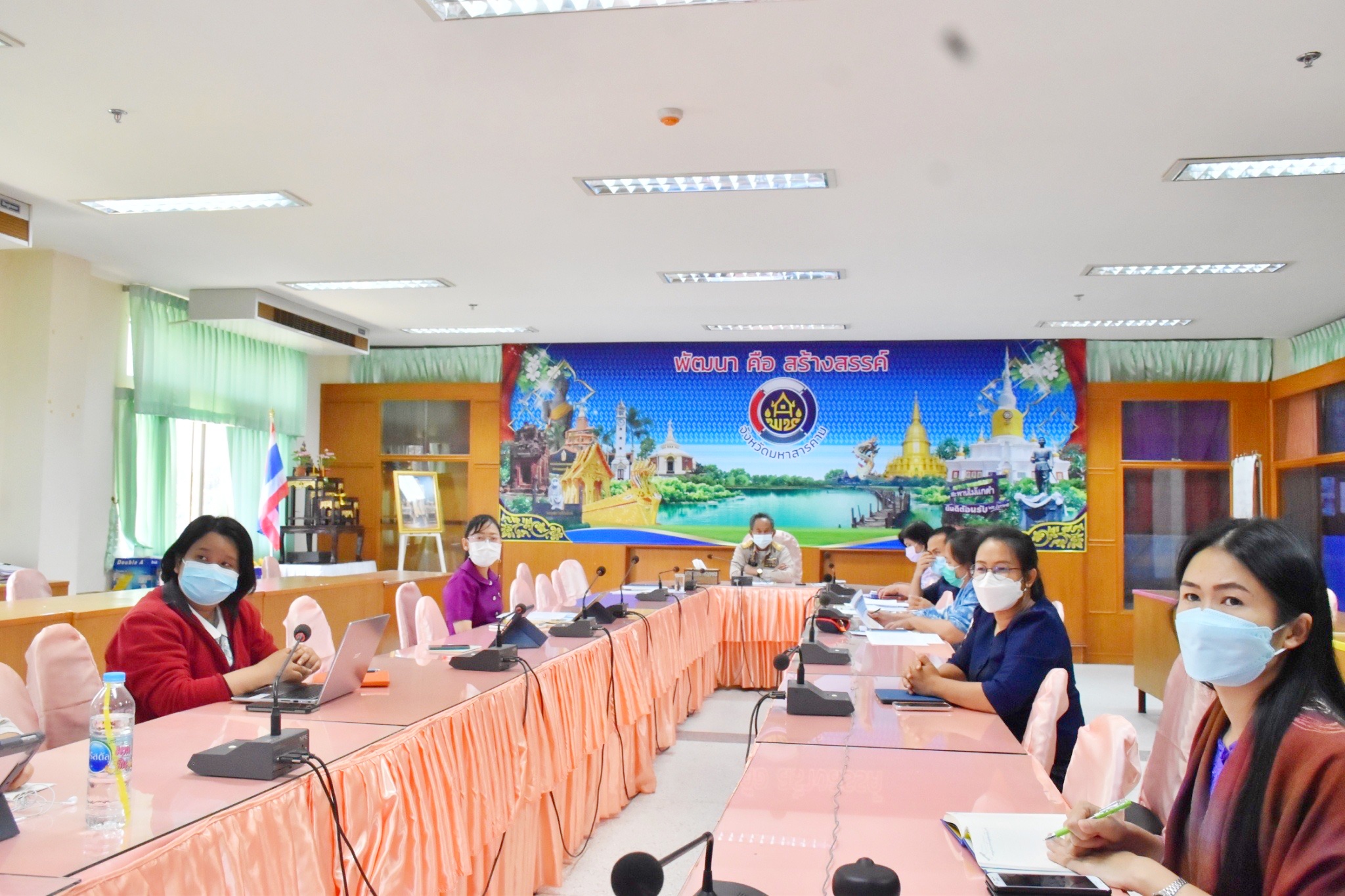 พช.มหาสารคามร่วมการประชุมกรมการพัฒนาชุมชน ครั้งที่ 2/2565 ผ่านระบบ (Video Conference และ TV พช.)