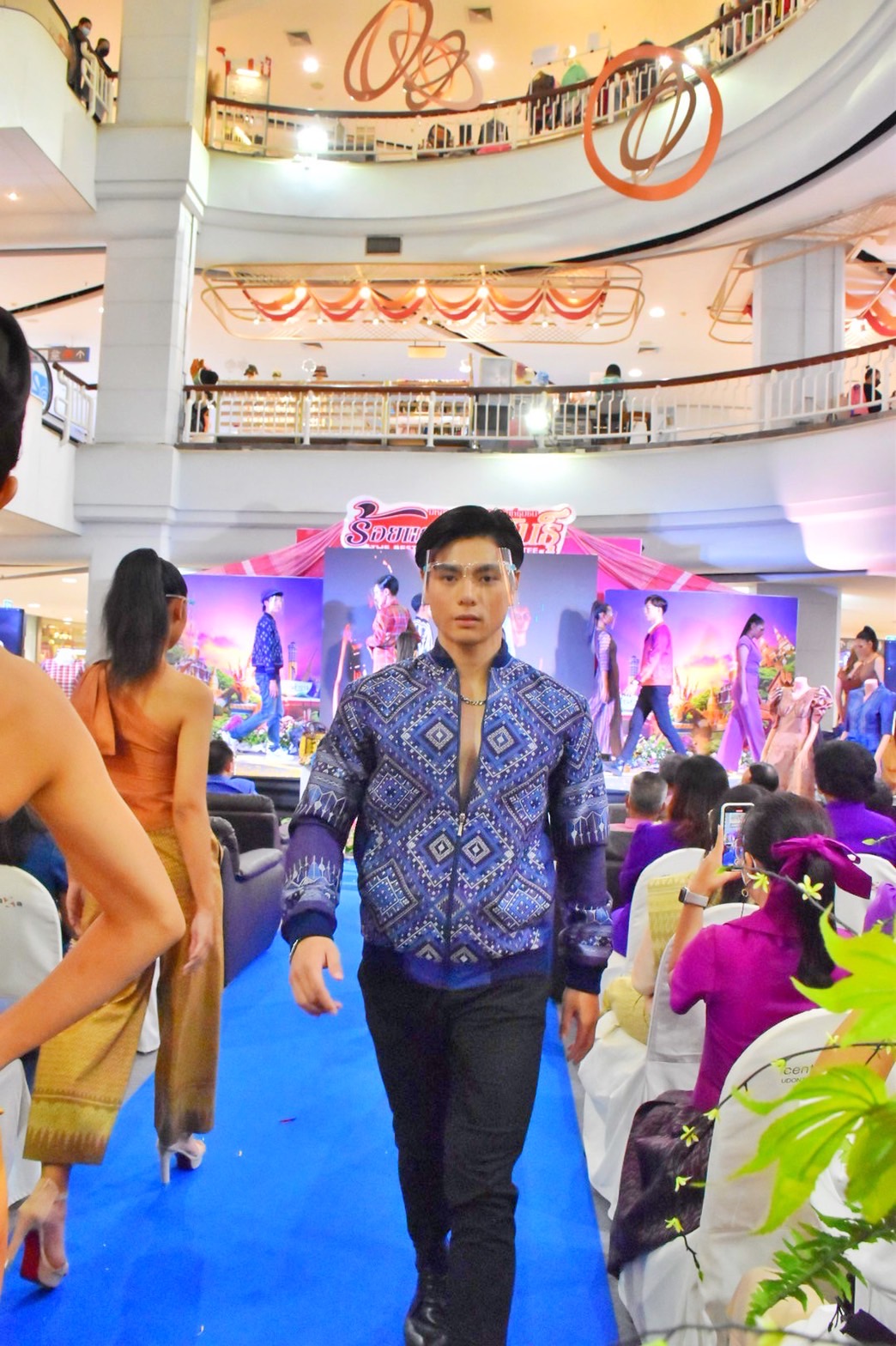 พช. มหาสารคาม จัดพิธีเปิดงาน “มหกรรมของดีผลิตภัณฑ์ชุมชน ร้อยแก่นสารสินธุ์” ภายใต้โครงการตามแผนปฏิบัติราชการประจำปีของกลุ่มจังหวัดภาคตะวันออกเฉียงเหนือตอนกลาง ประจำปีงบประมาณ พ.ศ. 2565