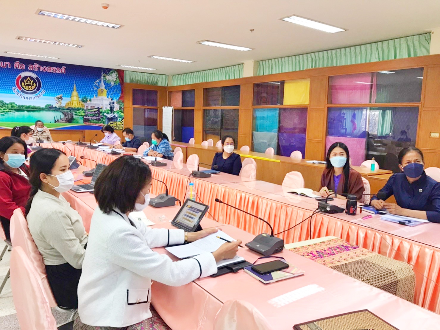 พช.มหาสารคามร่วมการประชุมกรมการพัฒนาชุมชน ครั้งที่ 2/2565 ผ่านระบบ (Video Conference และ TV พช.)