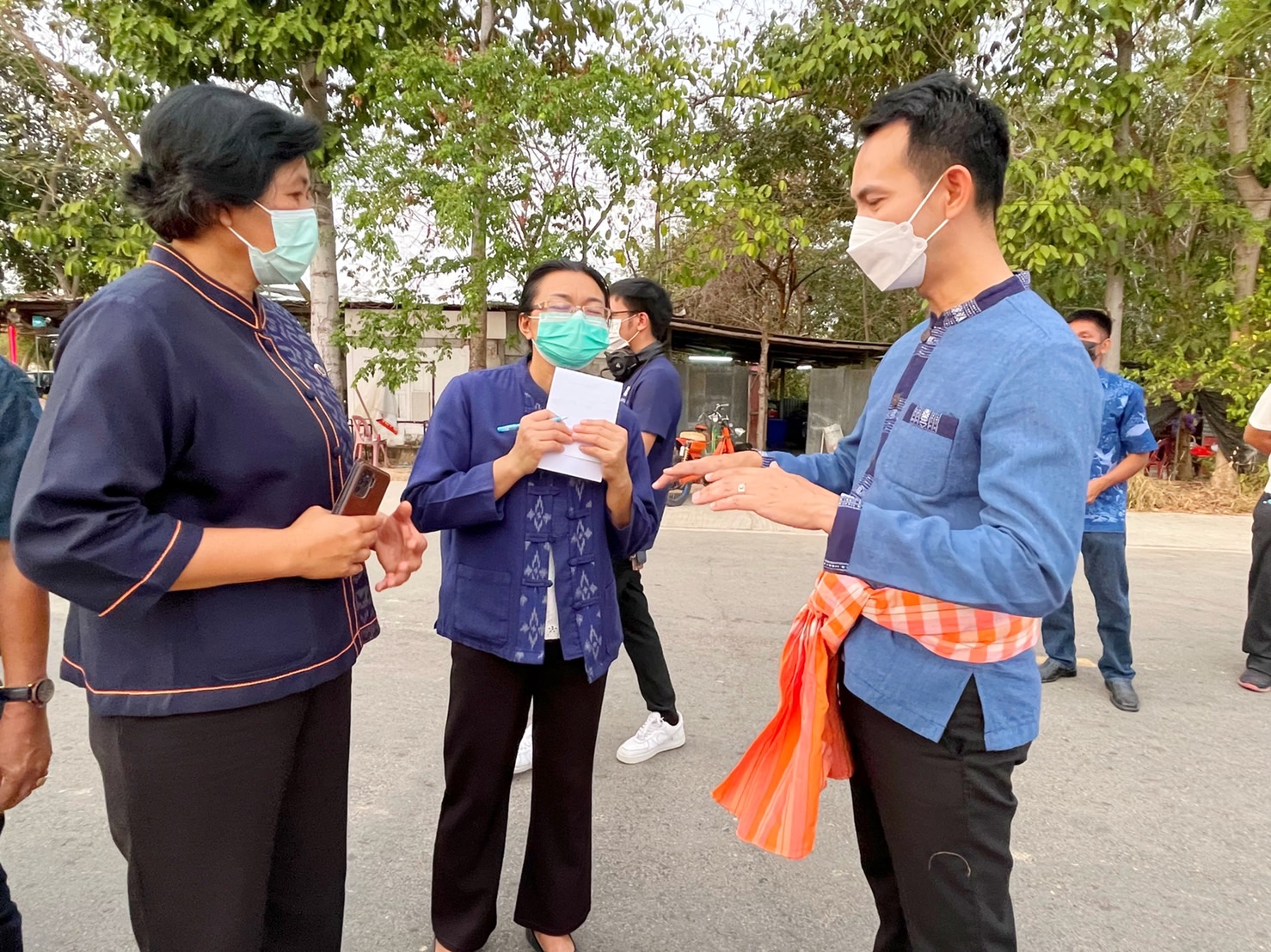 สำนักงานพัฒนาชุมชนอำเภอกันทรวิชัย ร่วมกับเครือข่ายโอทอป อ.กันทรวิชัย จ.มหาสารคาม เปิดตลาดนัด ถนนคนเดิน ออนซอนกันทรวิชัย เพื่อกระตุ้นเศรษฐกิจฐานราก