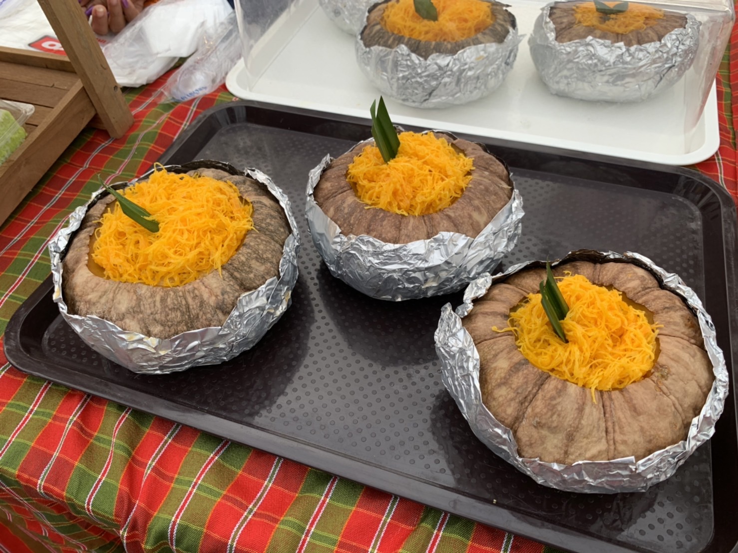 สำนักงานพัฒนาชุมชนอำเภอกันทรวิชัย ร่วมกับเครือข่ายโอทอป อ.กันทรวิชัย จ.มหาสารคาม เปิดตลาดนัด ถนนคนเดิน ออนซอนกันทรวิชัย เพื่อกระตุ้นเศรษฐกิจฐานราก