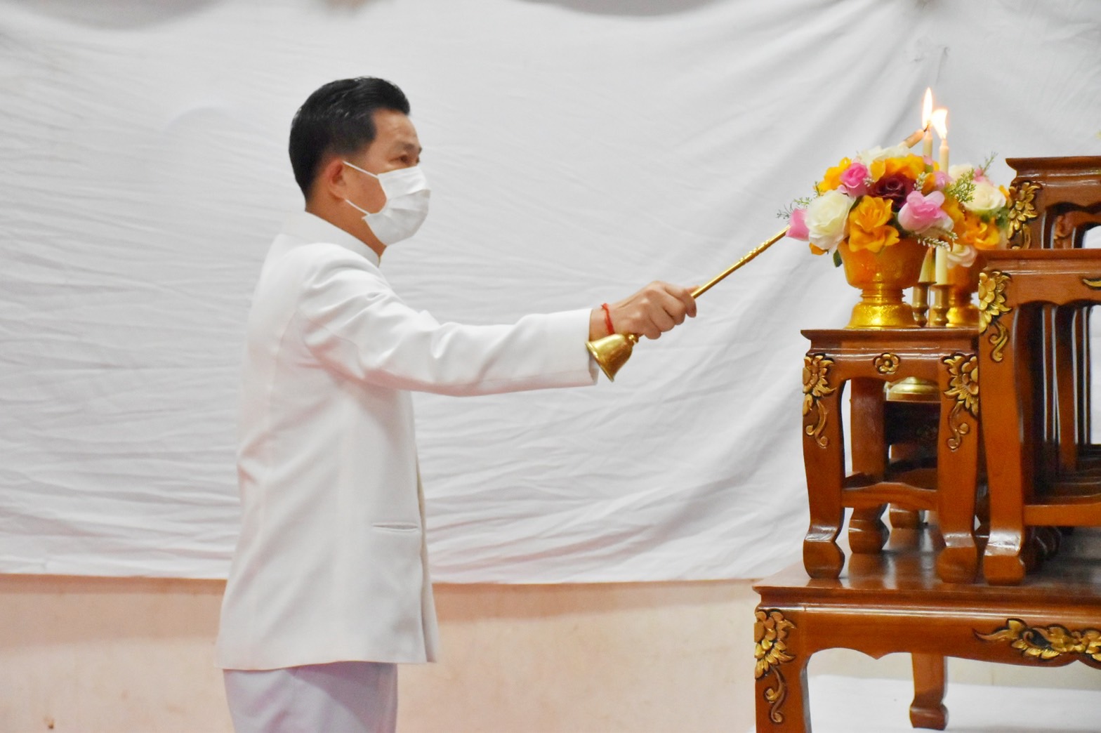 พช.มหาสารคาม ร่วมพิธีทำบุญตักบาตร เนื่องในวันมาฆบูชา พุทธศักราช 2565 จังหวัดมหาสารคาม