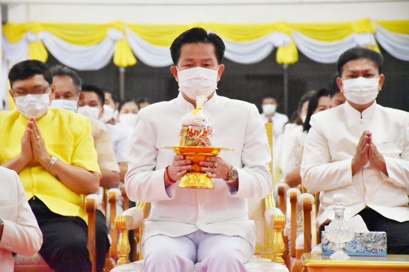 พช.มหาสารคาม ร่วมพิธีทำบุญตักบาตร เนื่องในวันมาฆบูชา พุทธศักราช 2565 จังหวัดมหาสารคาม